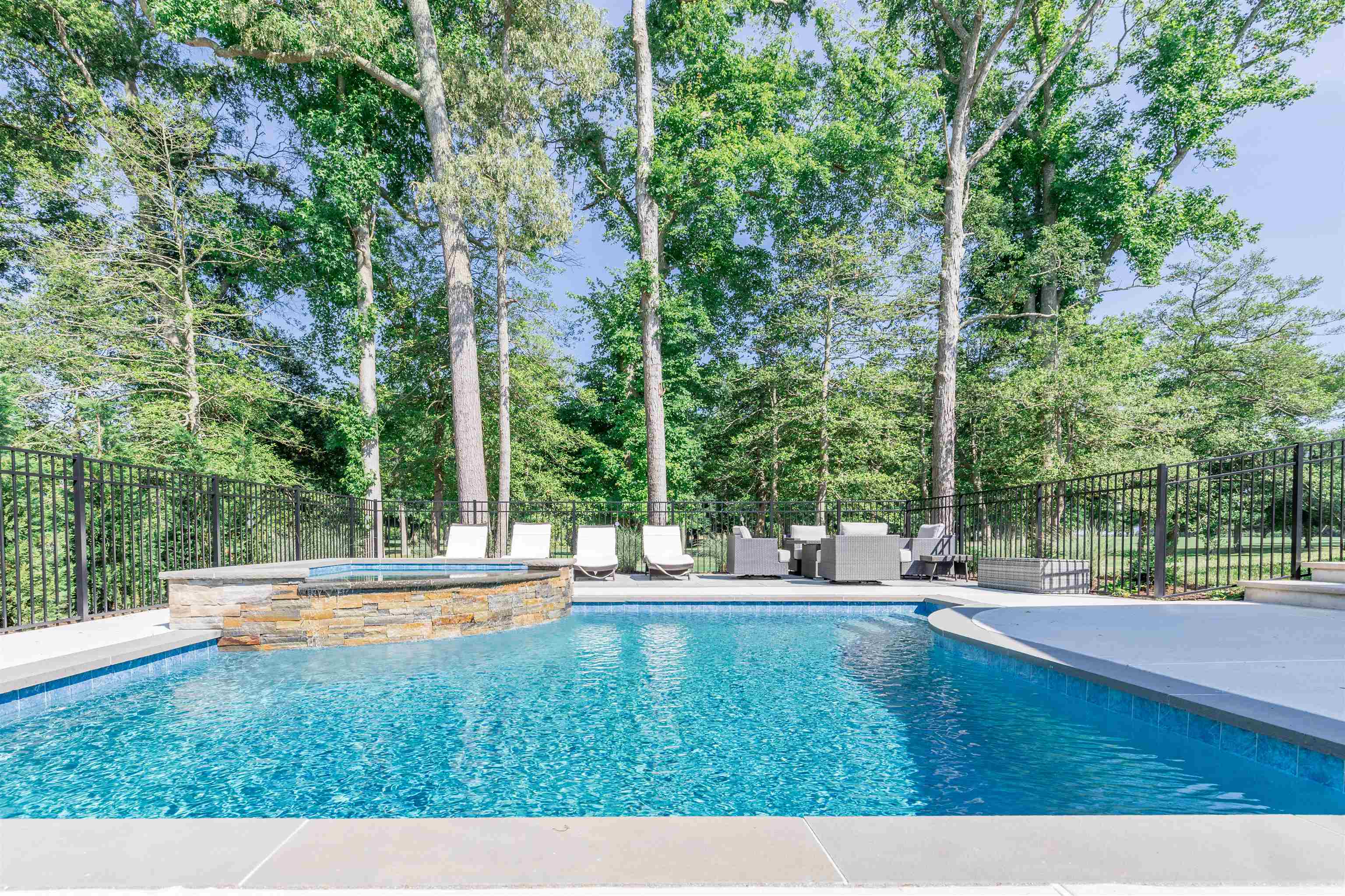 1152 Golf Club Road