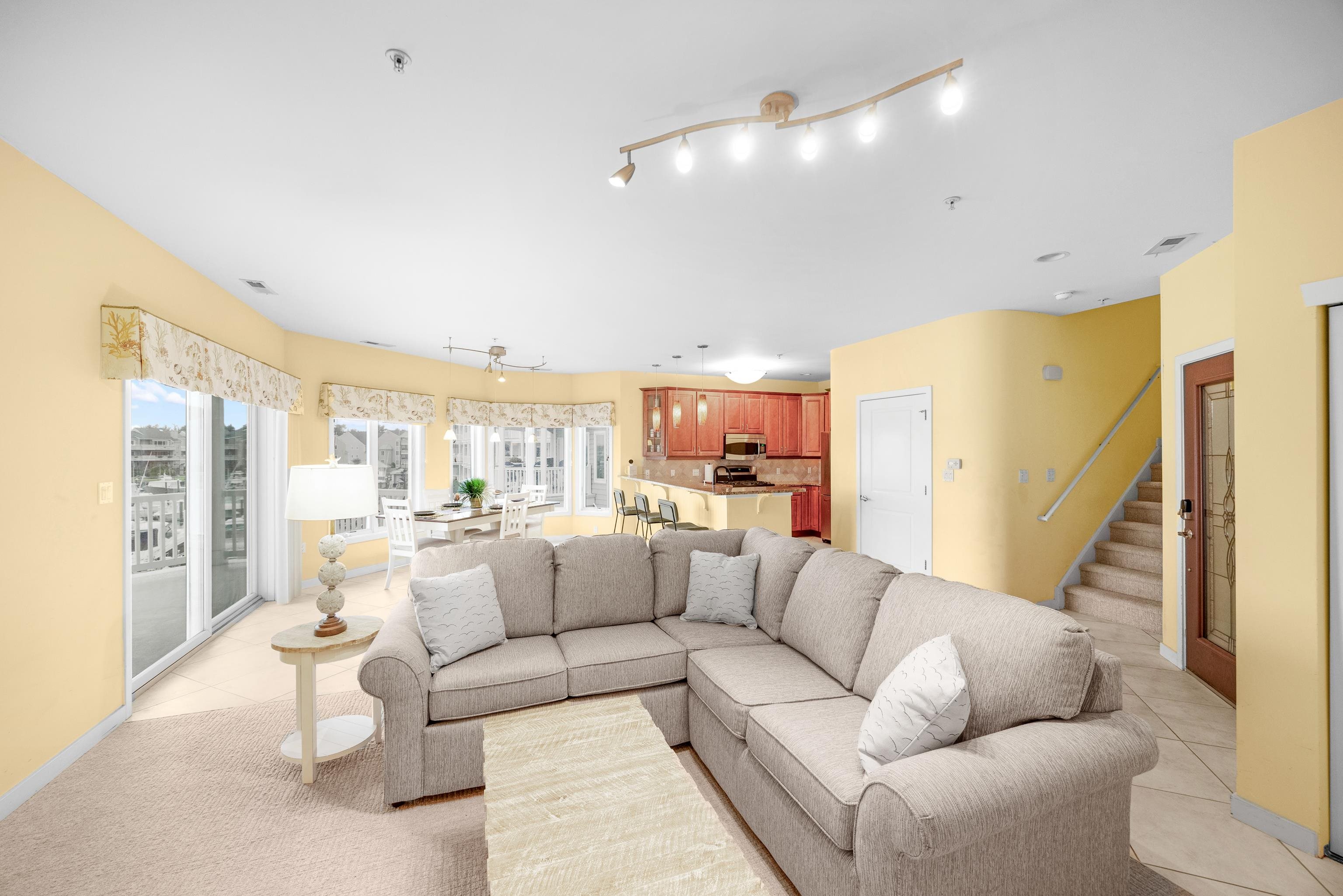 902 Ocean Drive - Picture 2