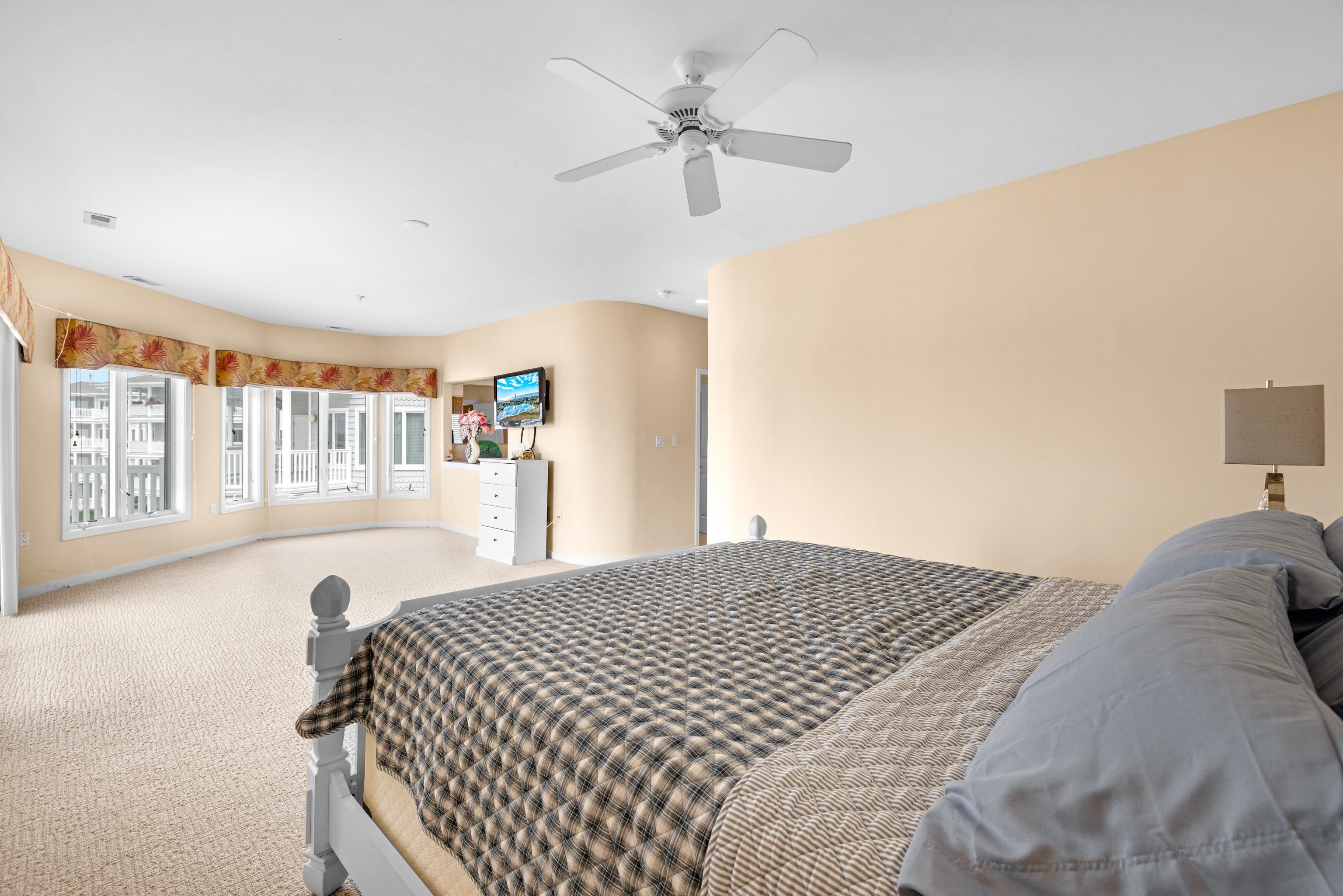 902 Ocean Drive - Picture 28
