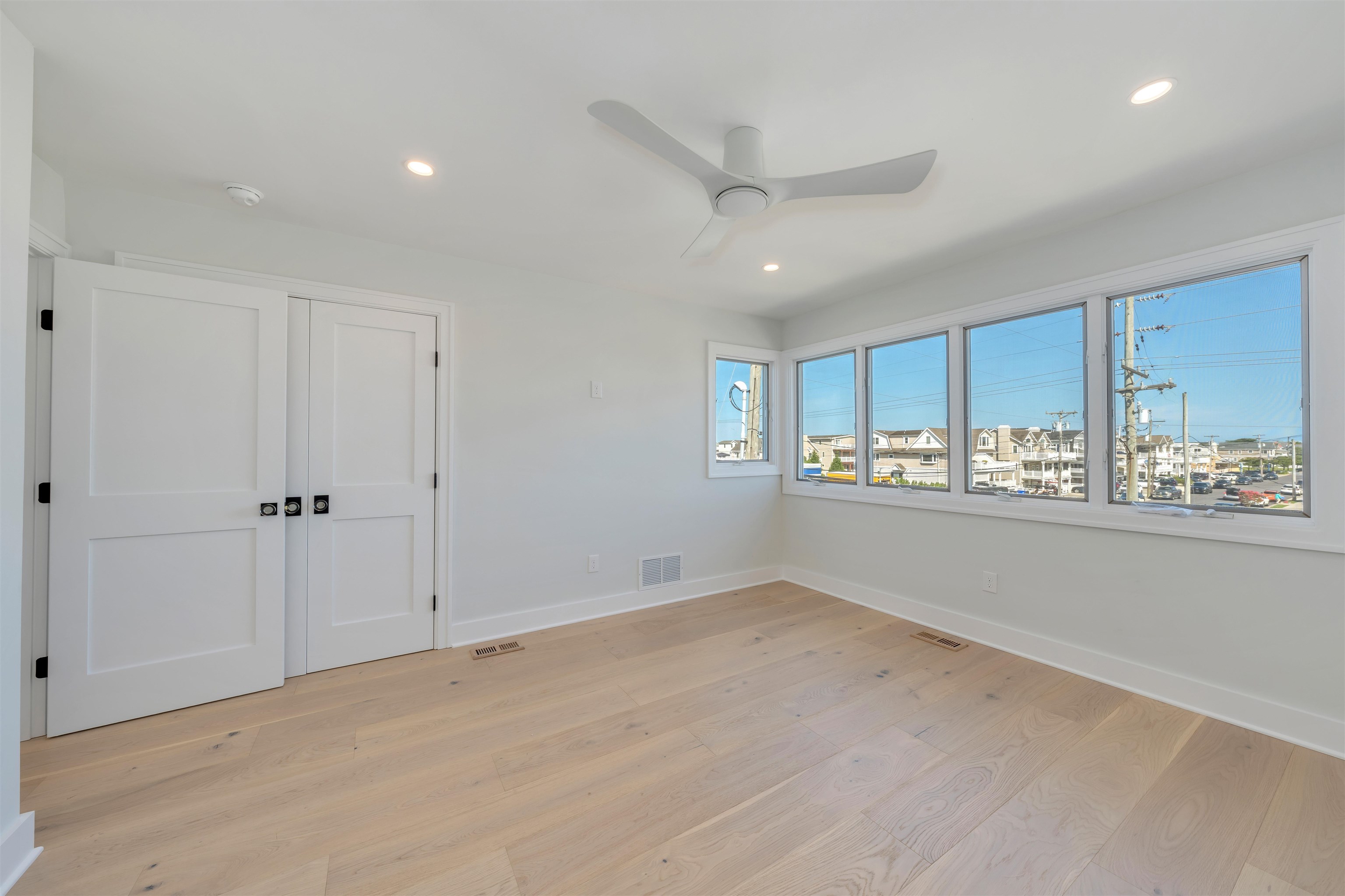 2928 Ocean Drive - Picture 34