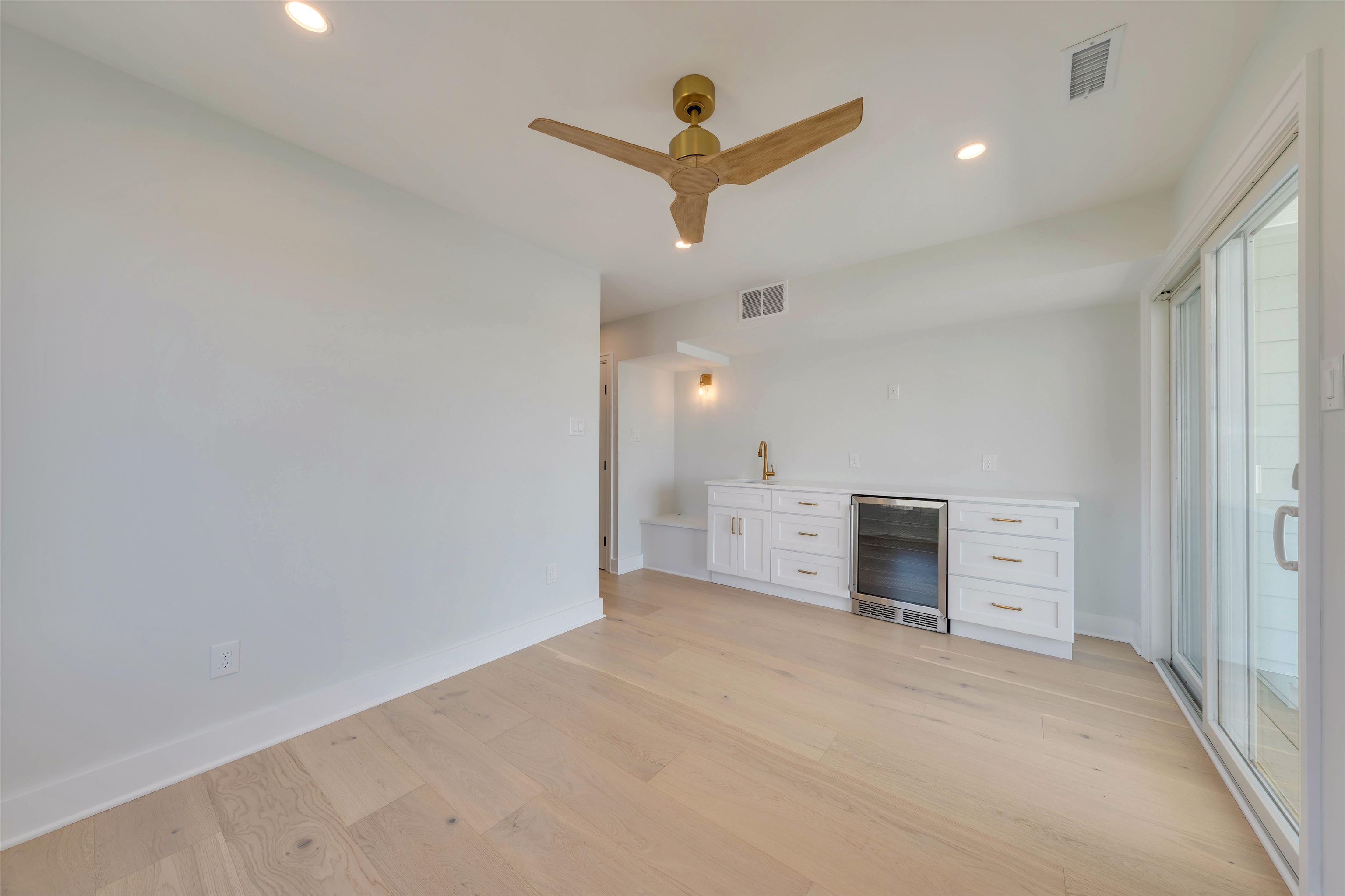 2928 Ocean Drive - Picture 7