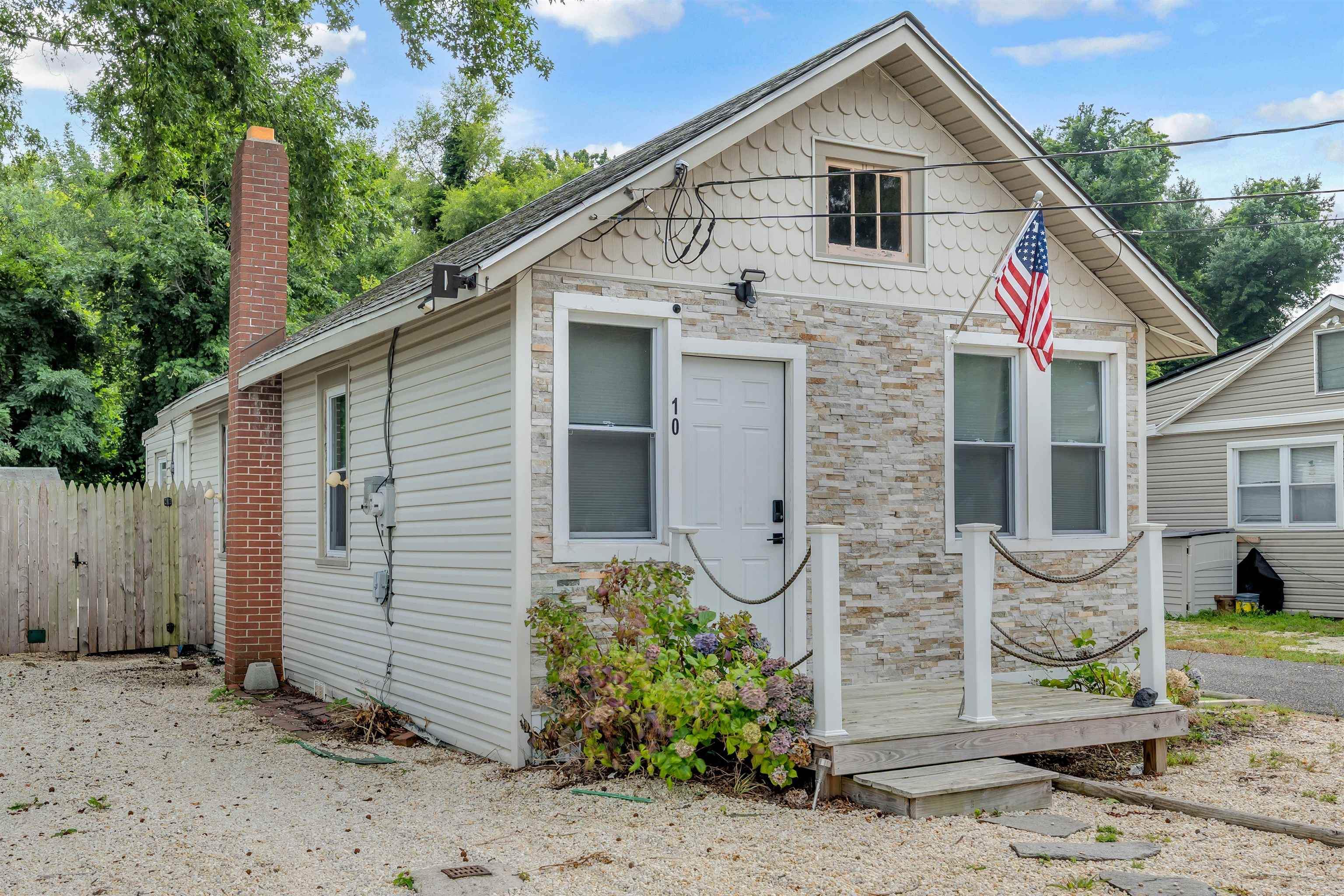 10 W Virginia Avenue, Villas