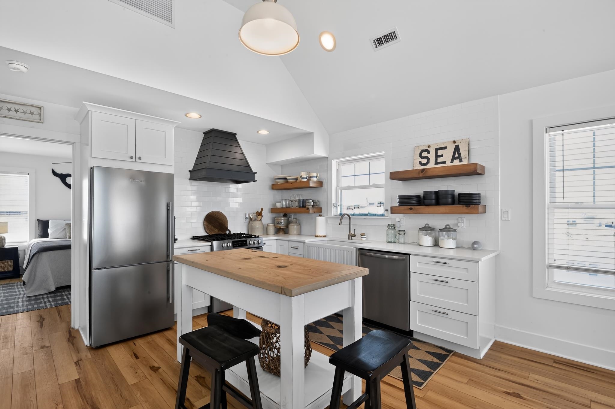 614 W Poplar Avenue - Picture 5