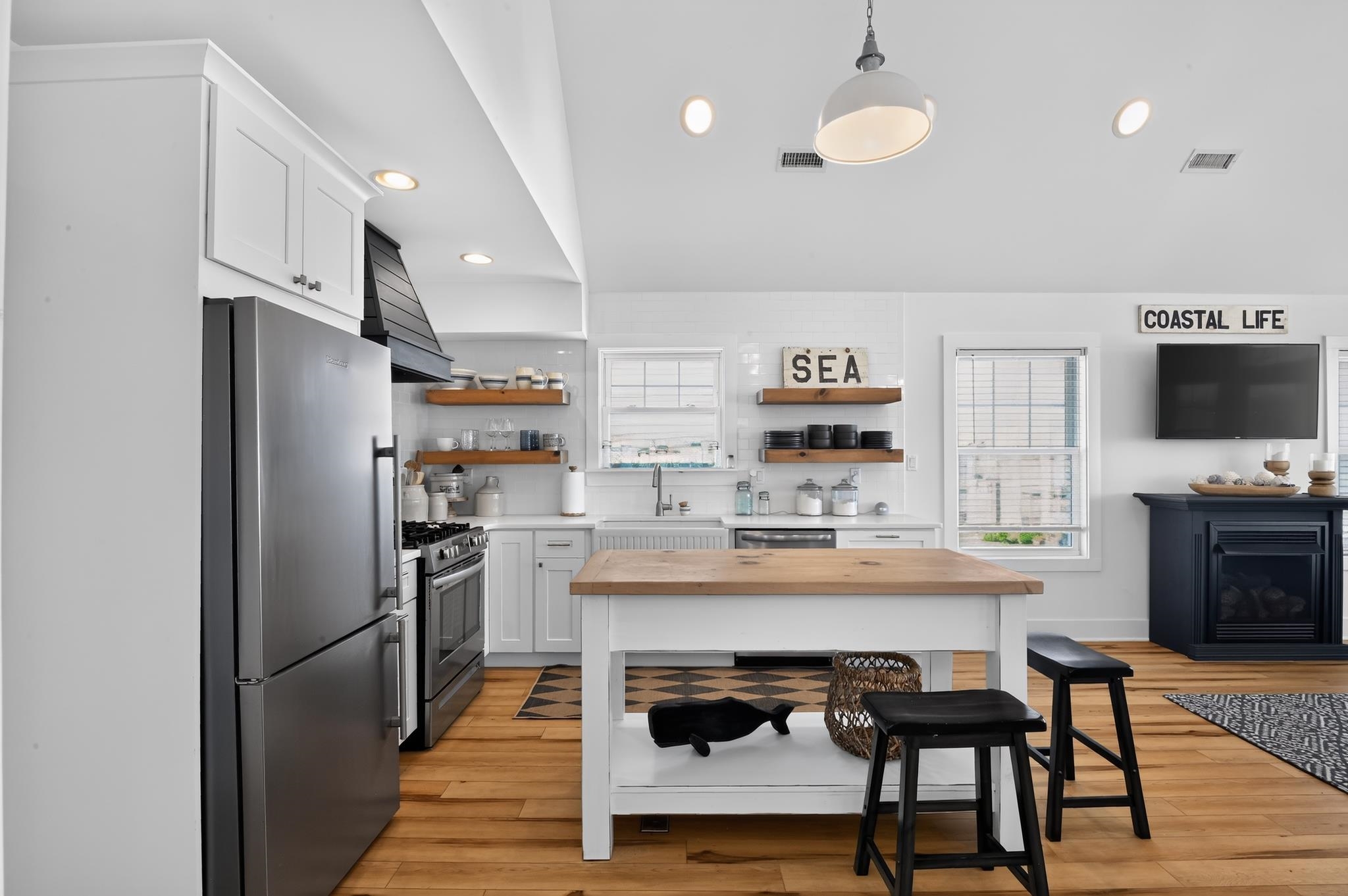 614 W Poplar Avenue - Picture 6