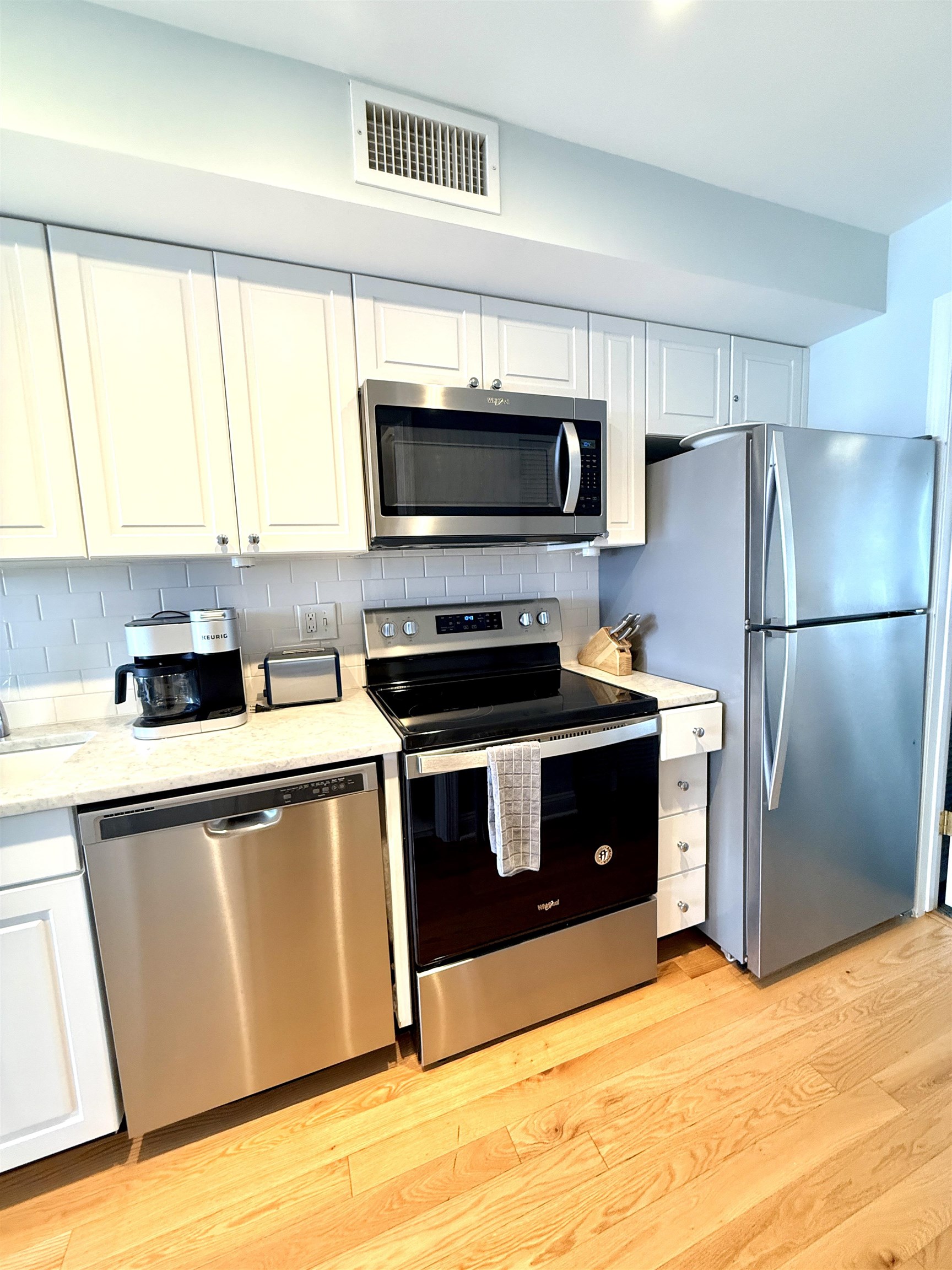 11 Beach Avenue - Picture 3