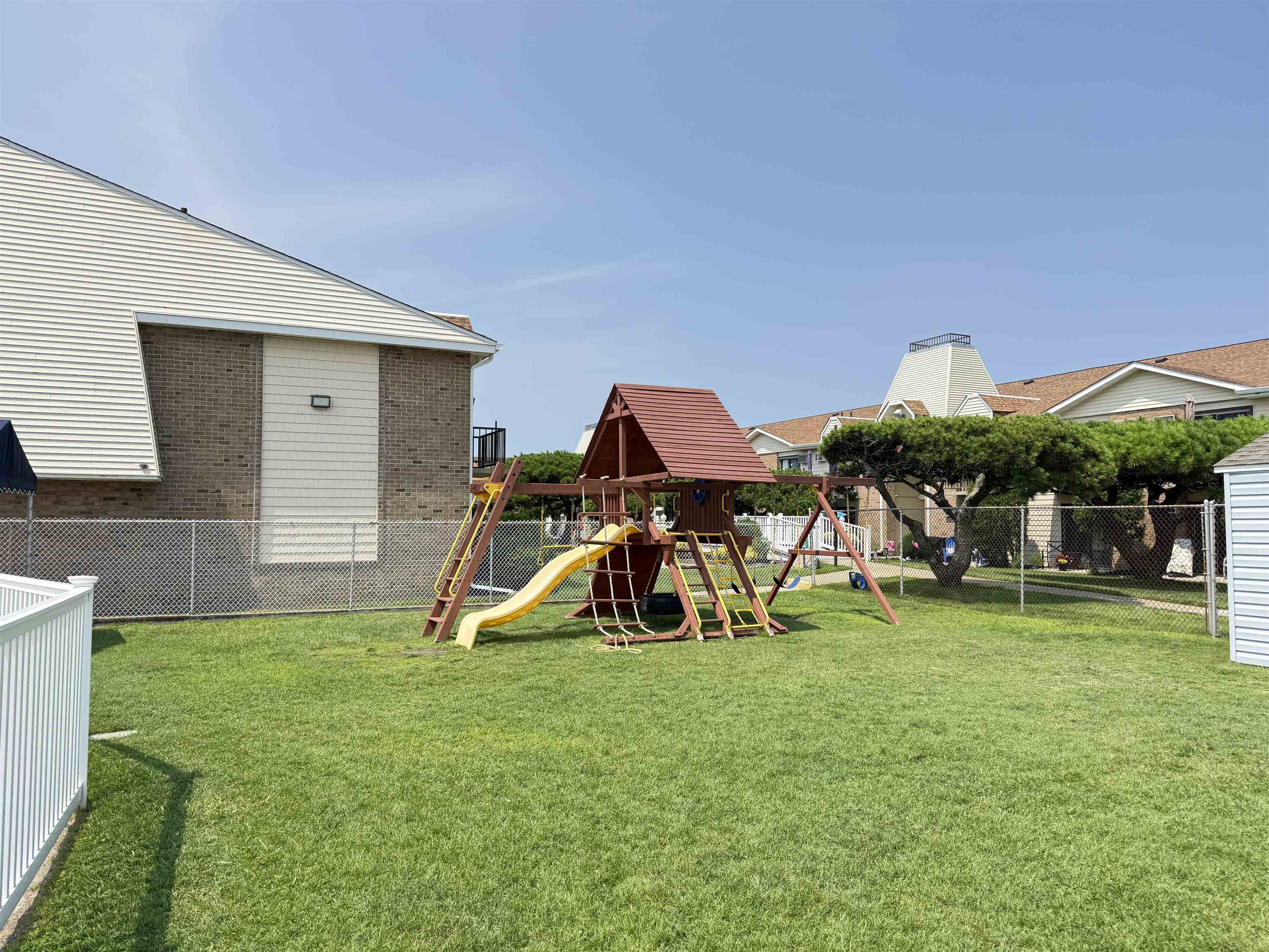 725 Allen Drive - Picture 24