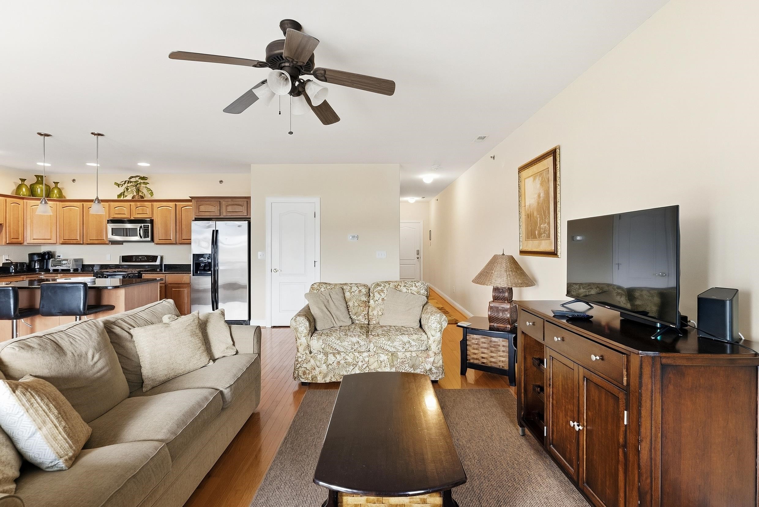 407 E Palm Road