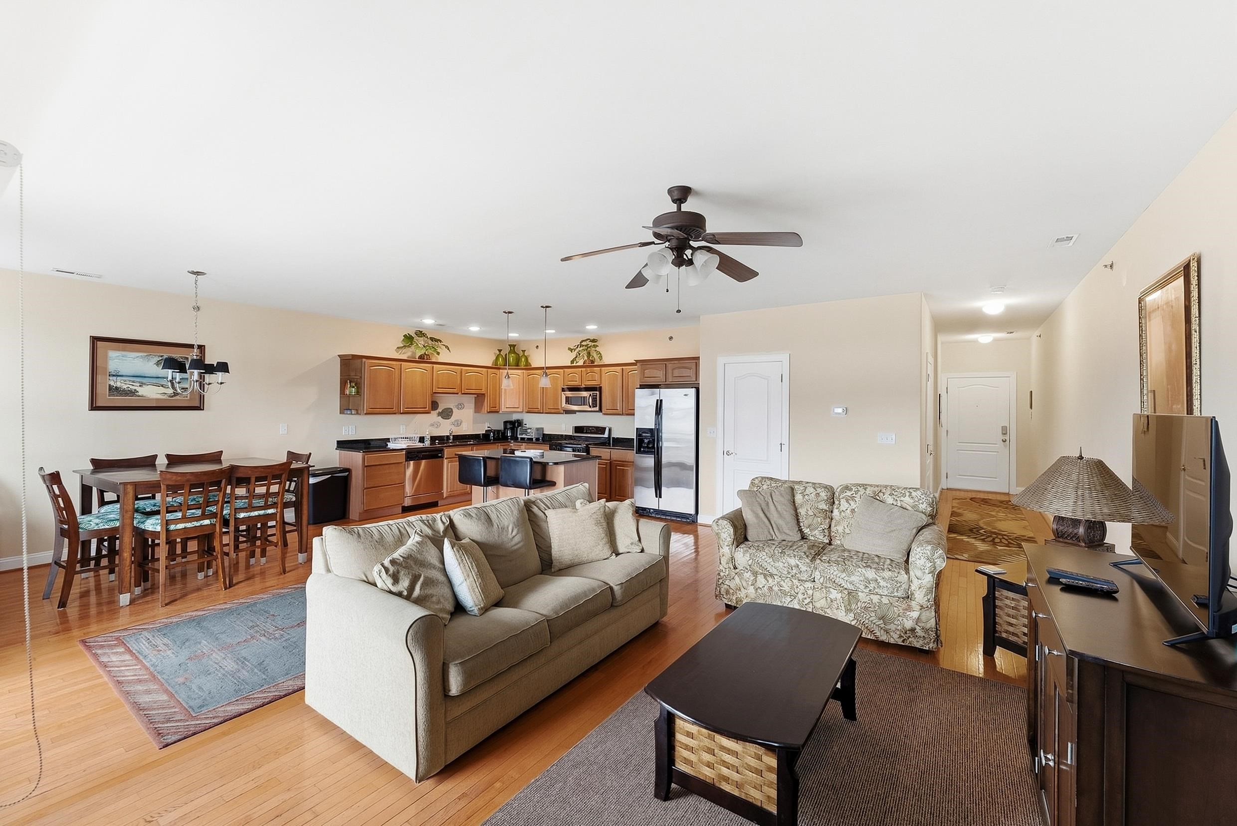 407 E Palm Road