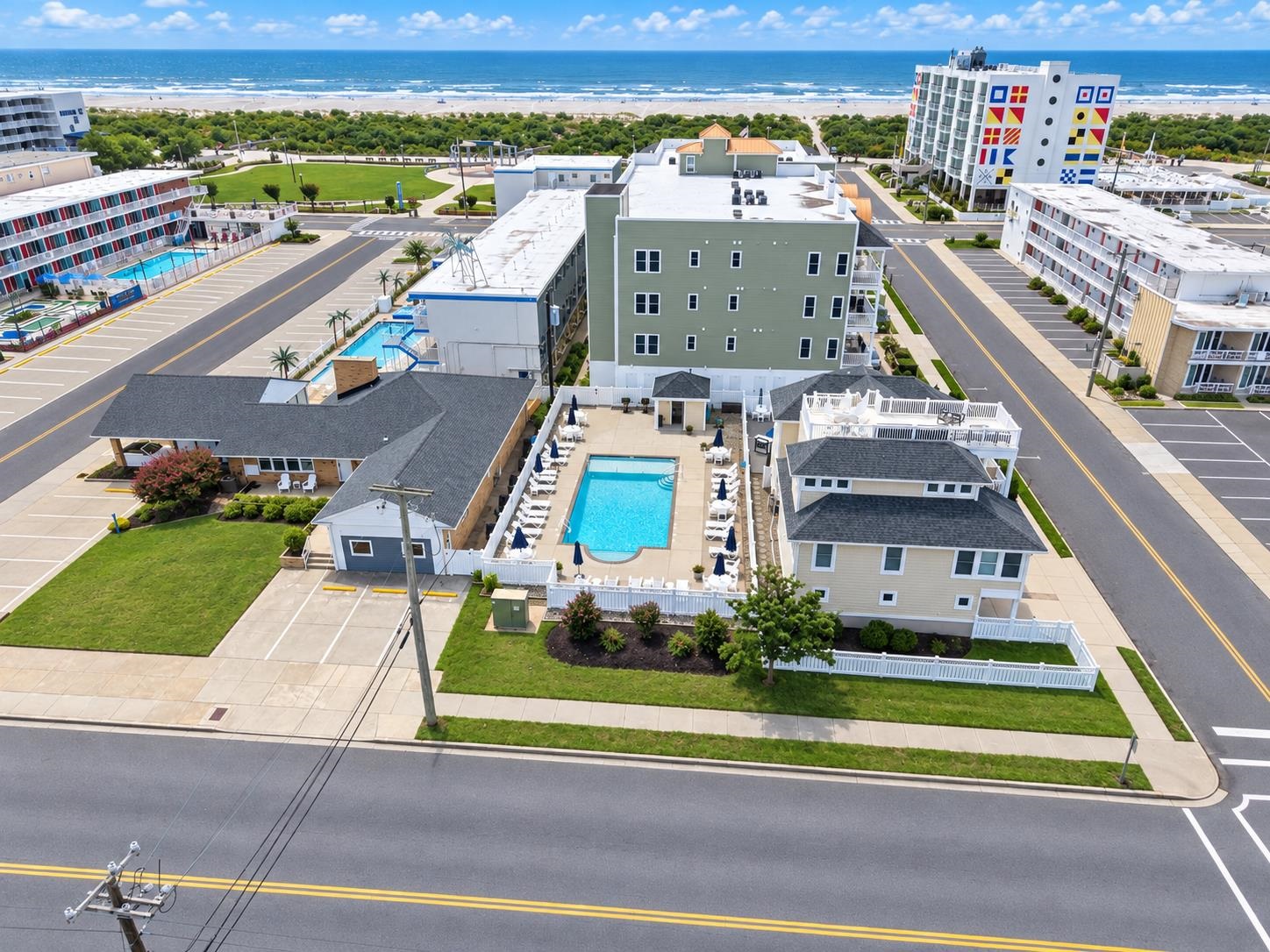 407 E Palm Road