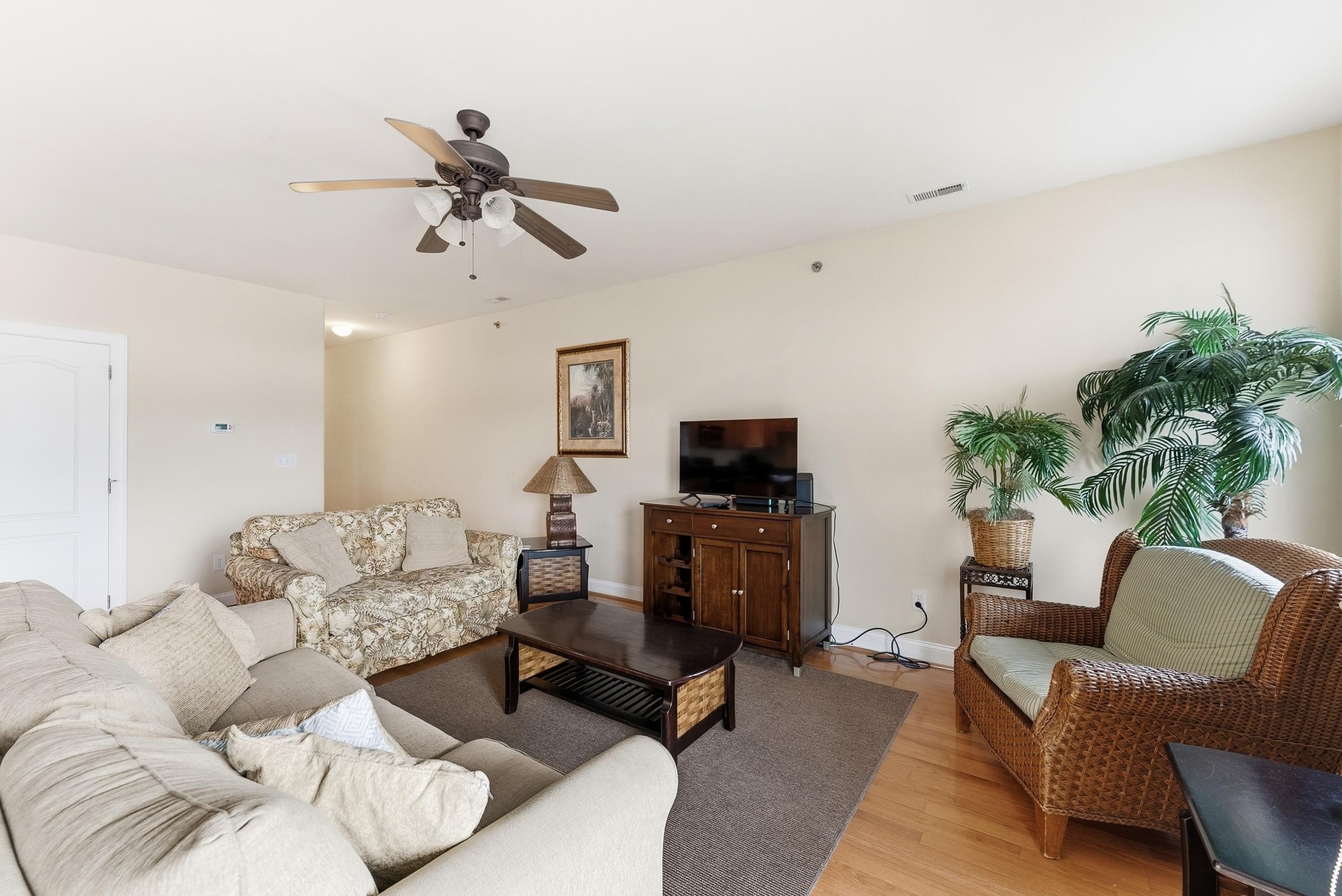 407 E Palm Road