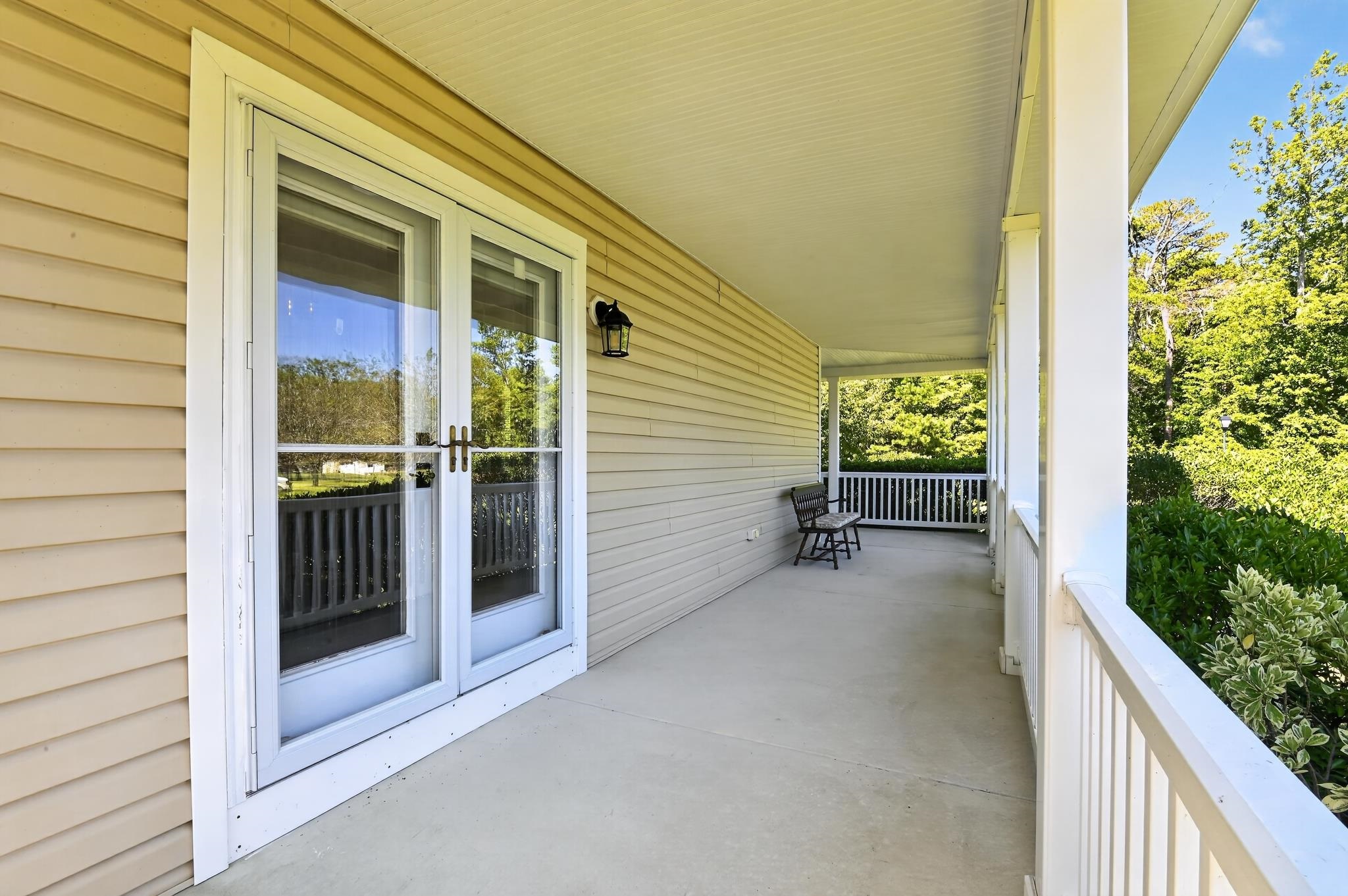 8 Galloping Way