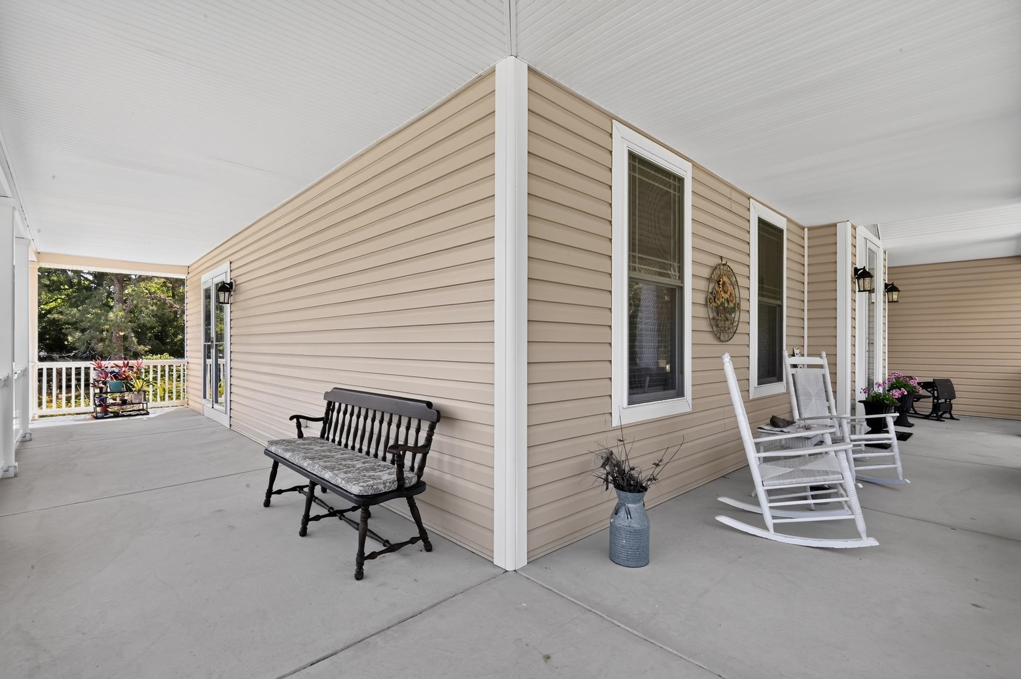 8 Galloping Way