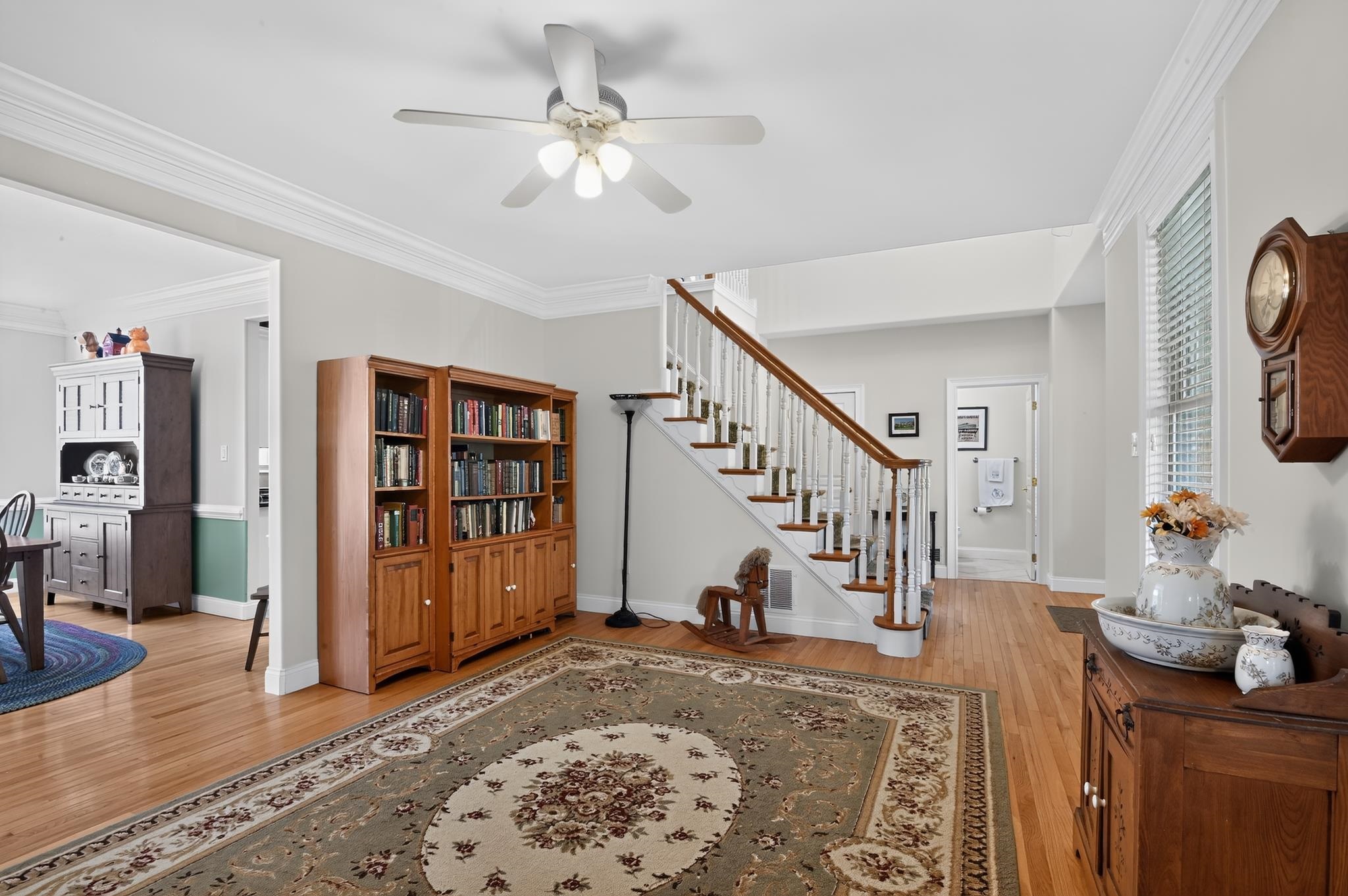 8 Galloping Way