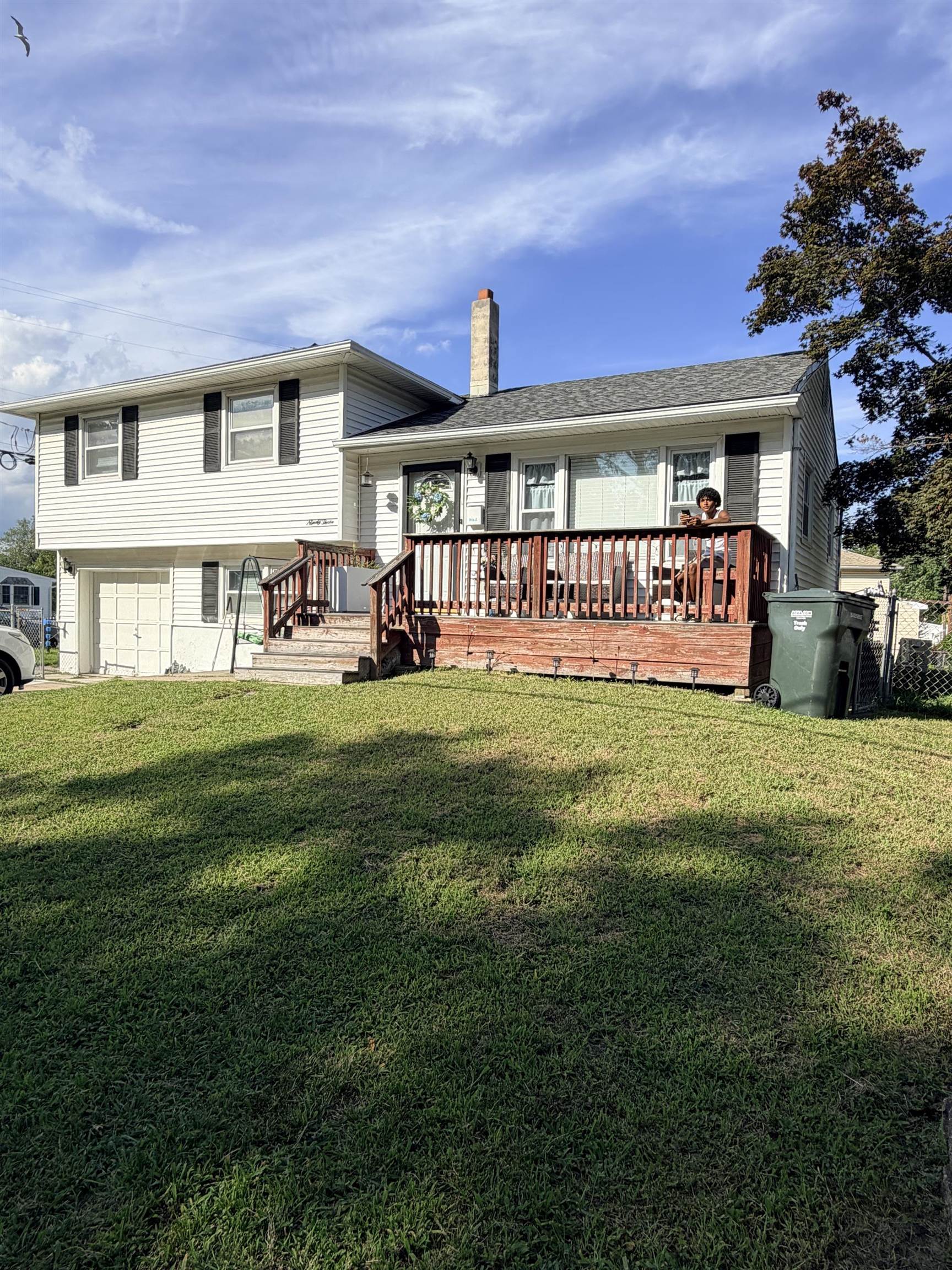 93 W Laurel Drive