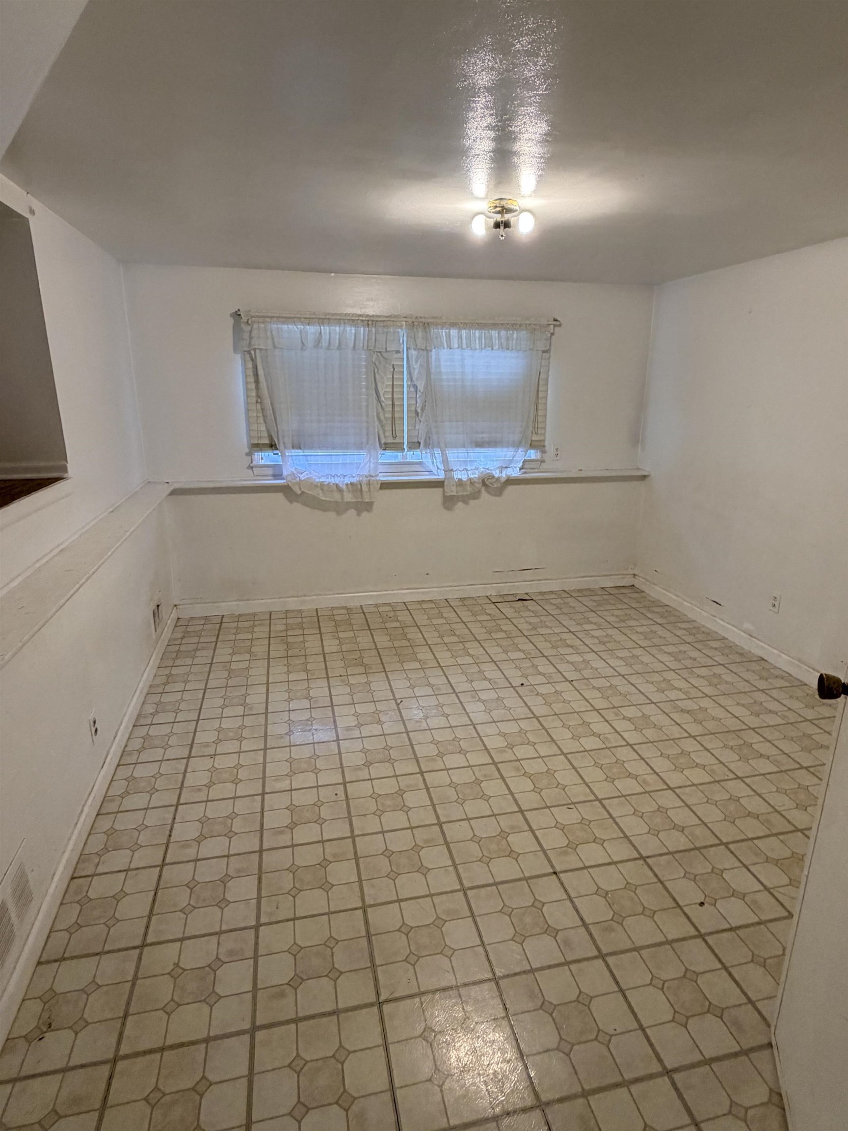 93 W Laurel Drive