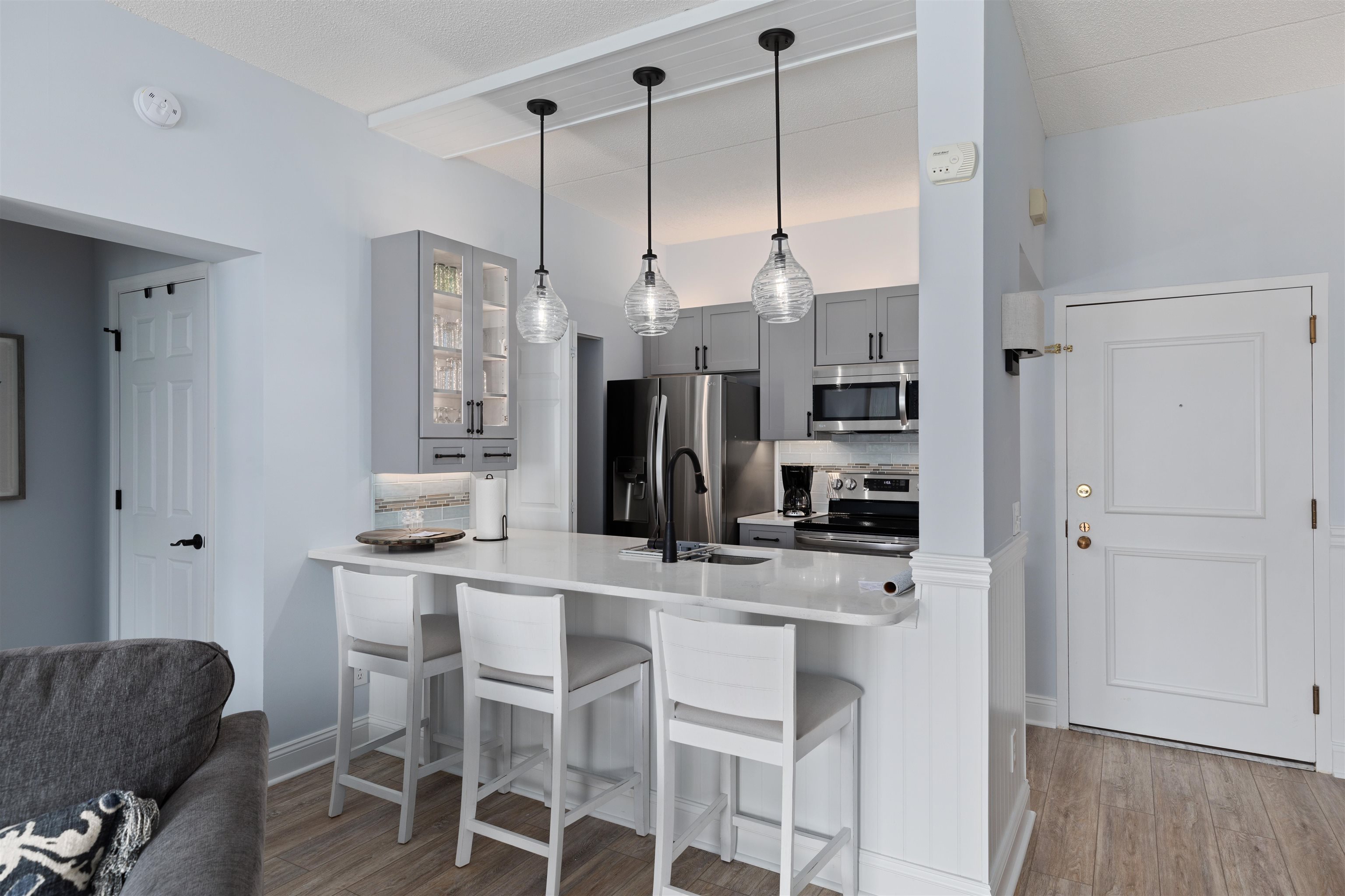 9907 Seapointe Boulevard - Picture 6