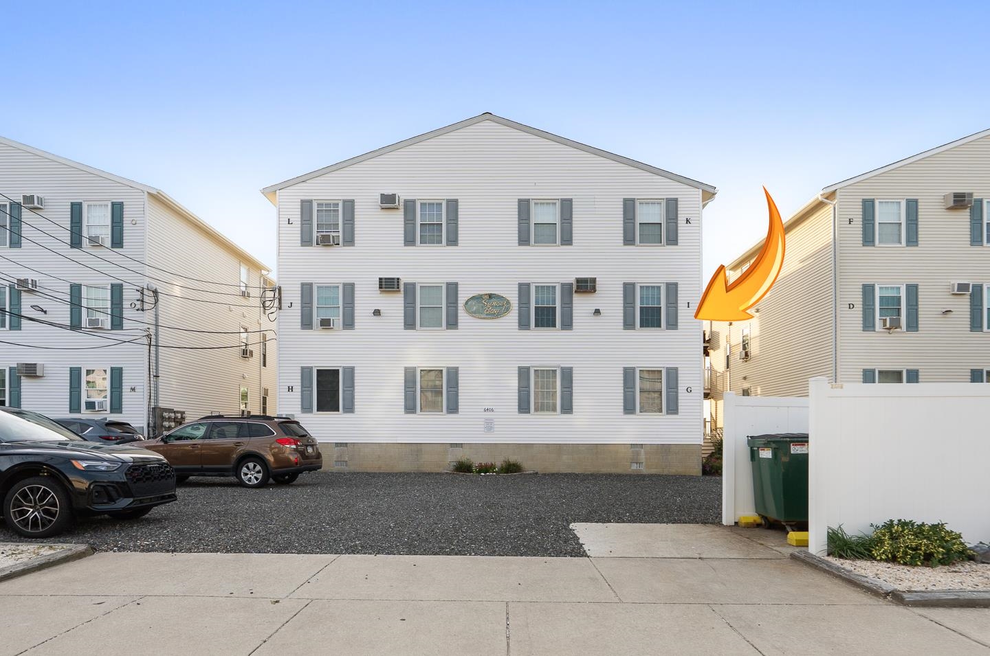 6406 Central - Picture 1