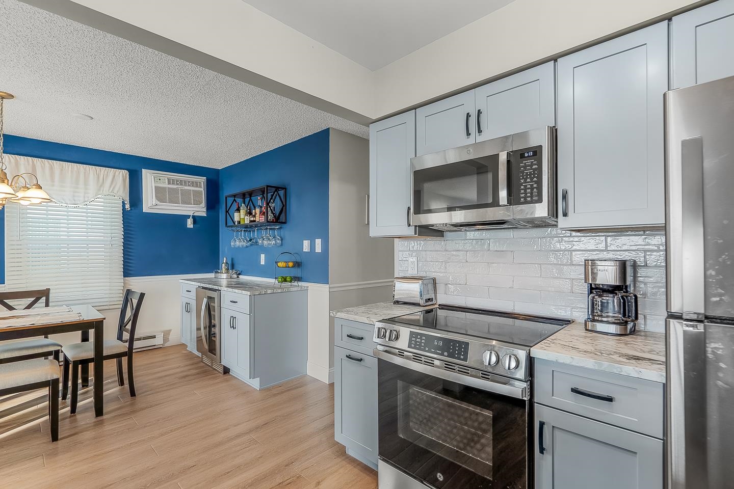 6406 Central