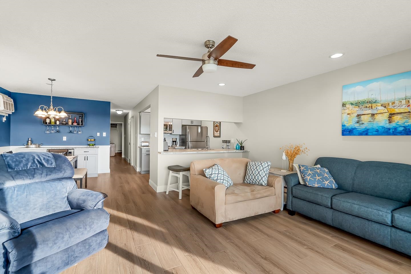 6406 Central