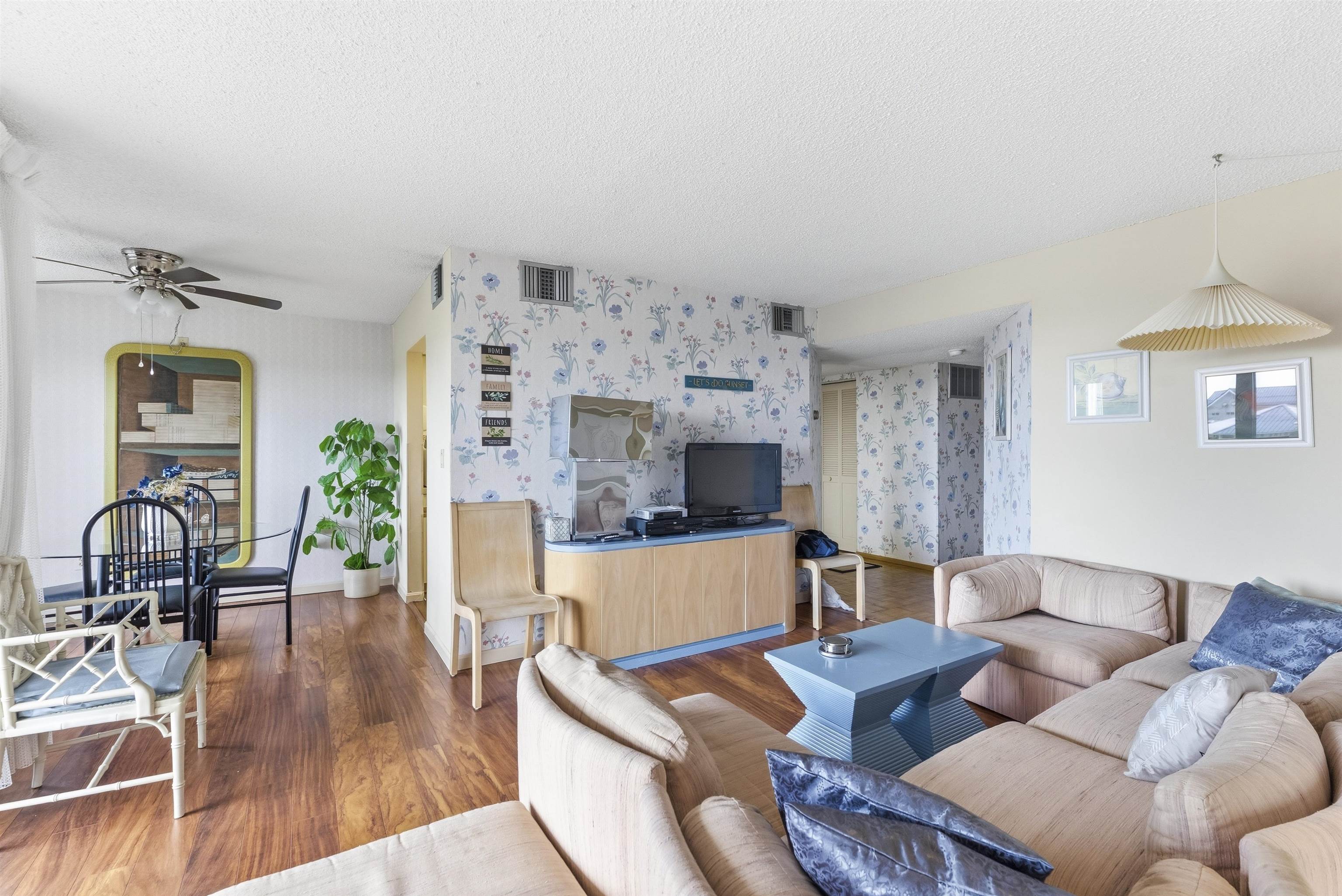7100 Ocean Avenue - Picture 4