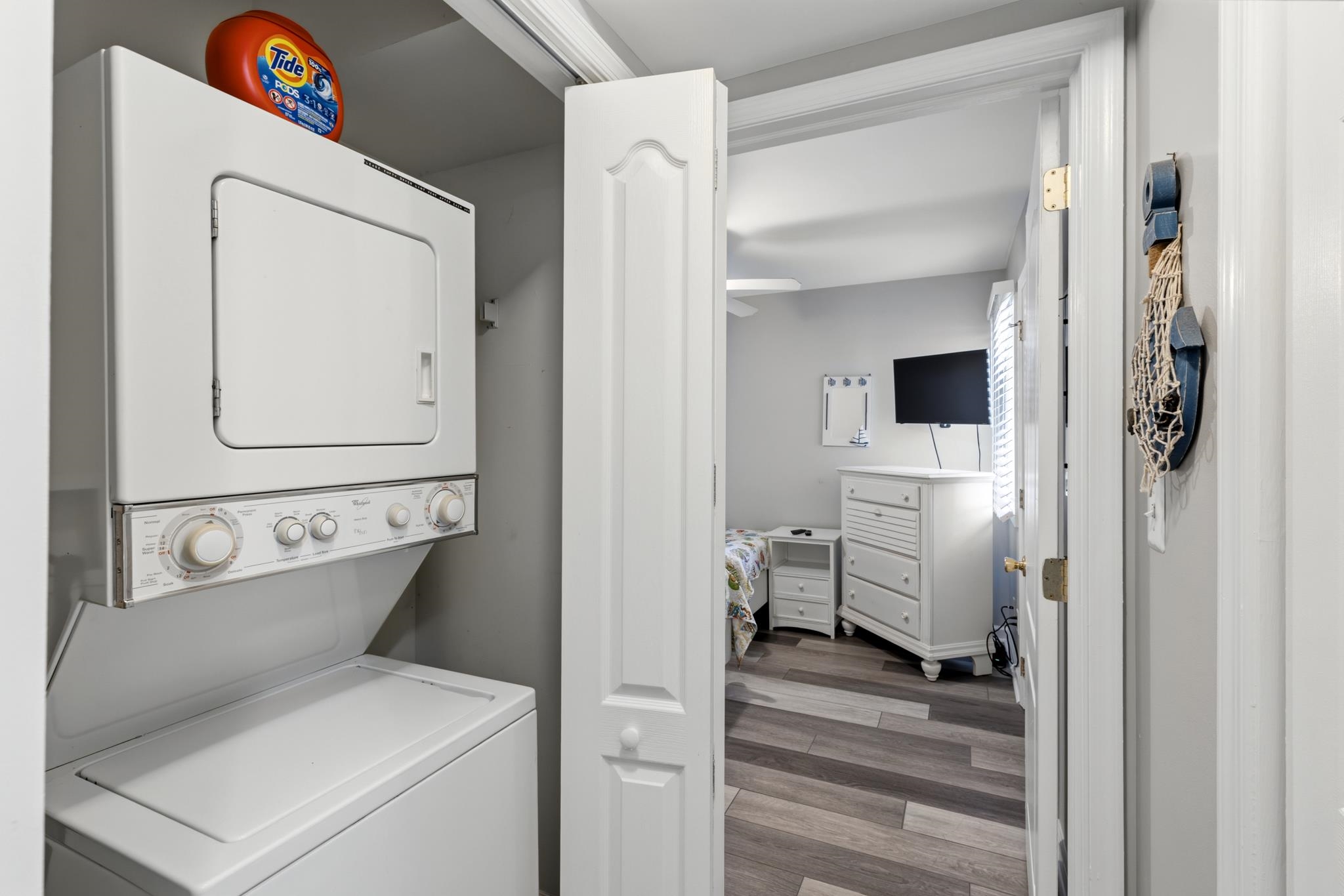 225 E Davis Avenue - Picture 12