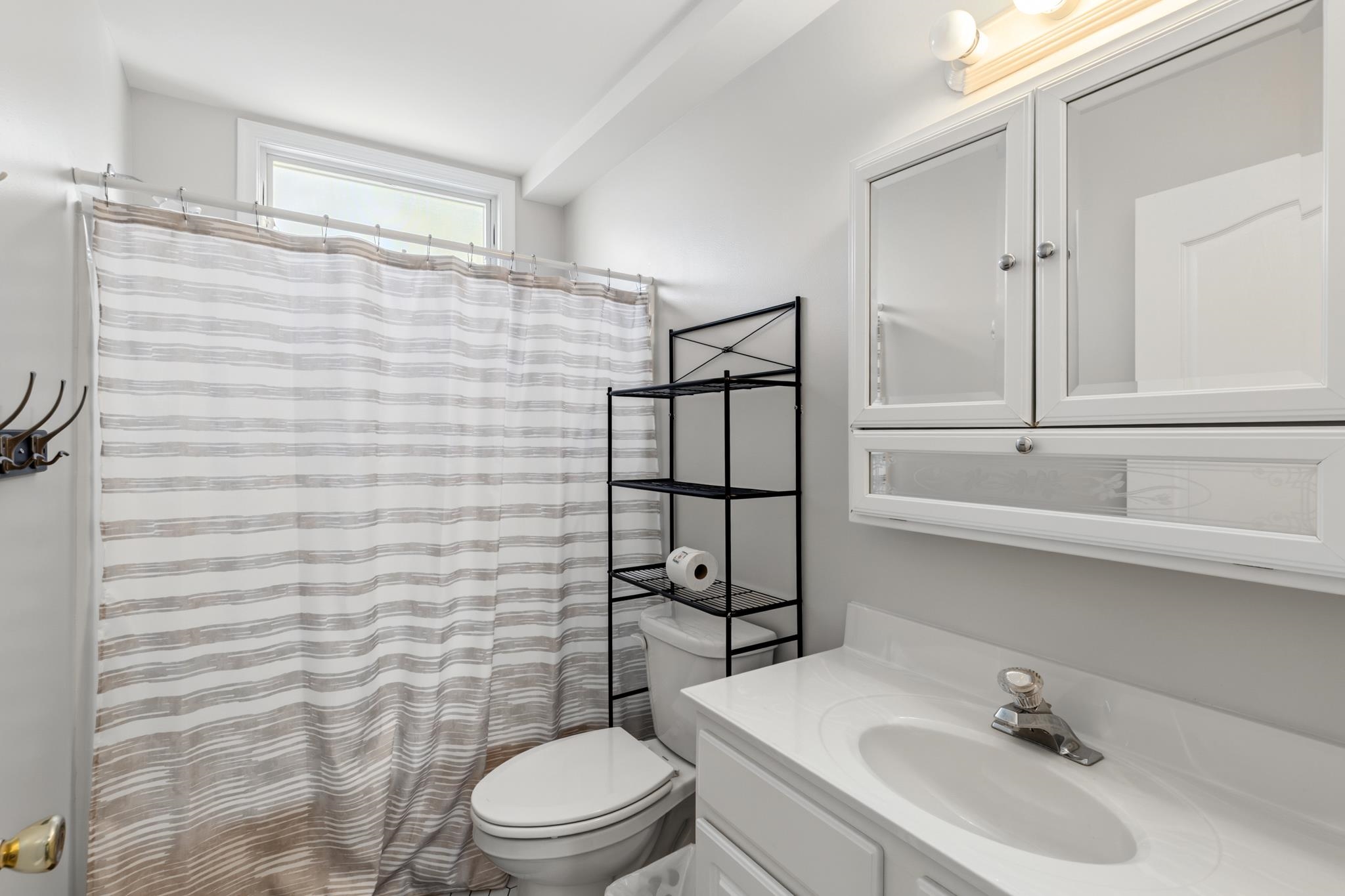 225 E Davis Avenue - Picture 18