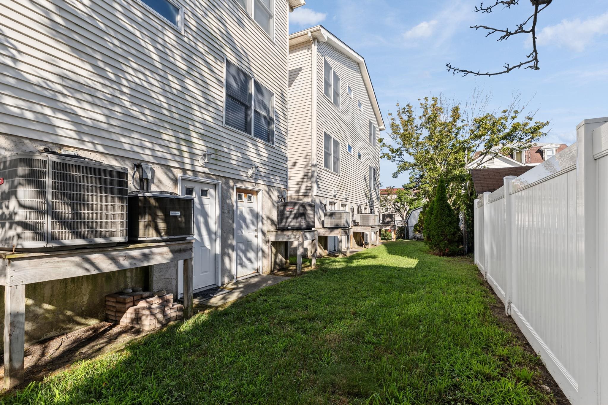 225 E Davis Avenue - Picture 23