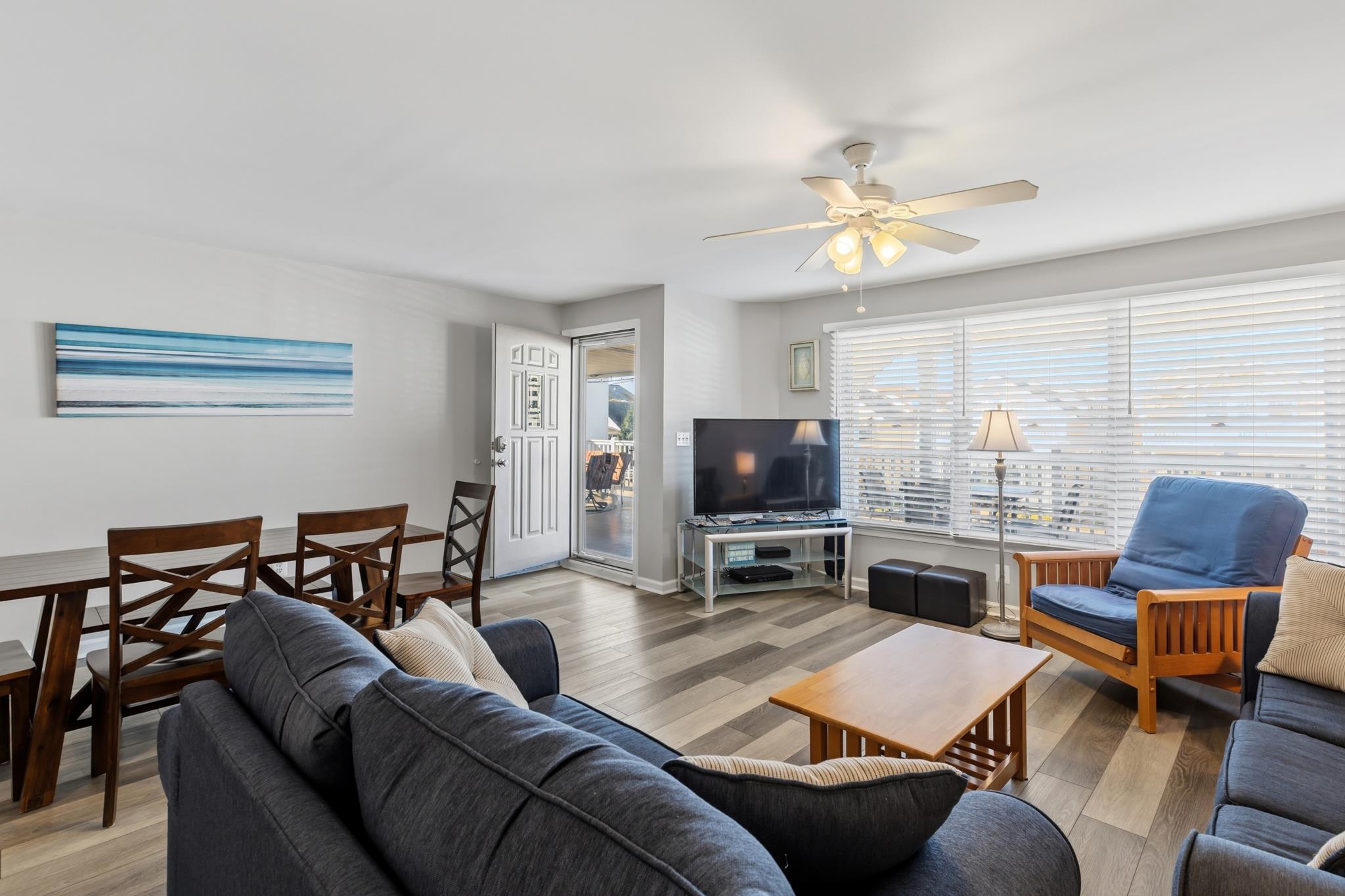 225 E Davis Avenue - Picture 4