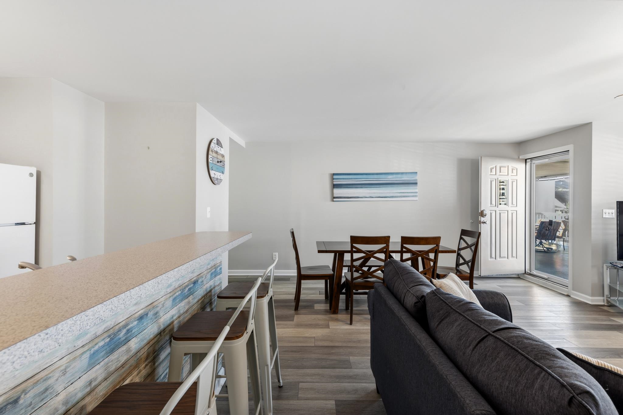 225 E Davis Avenue - Picture 5