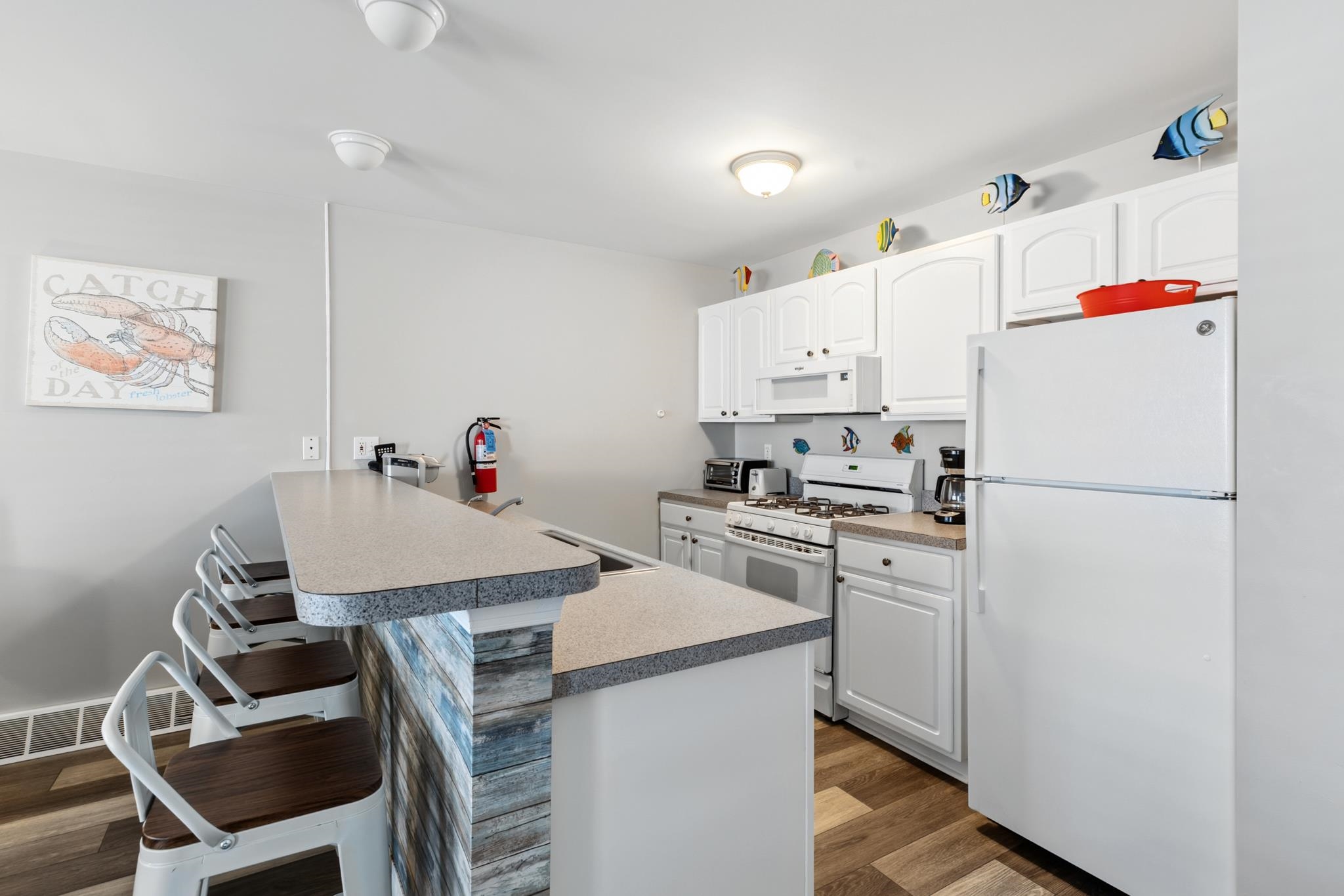 225 E Davis Avenue - Picture 6