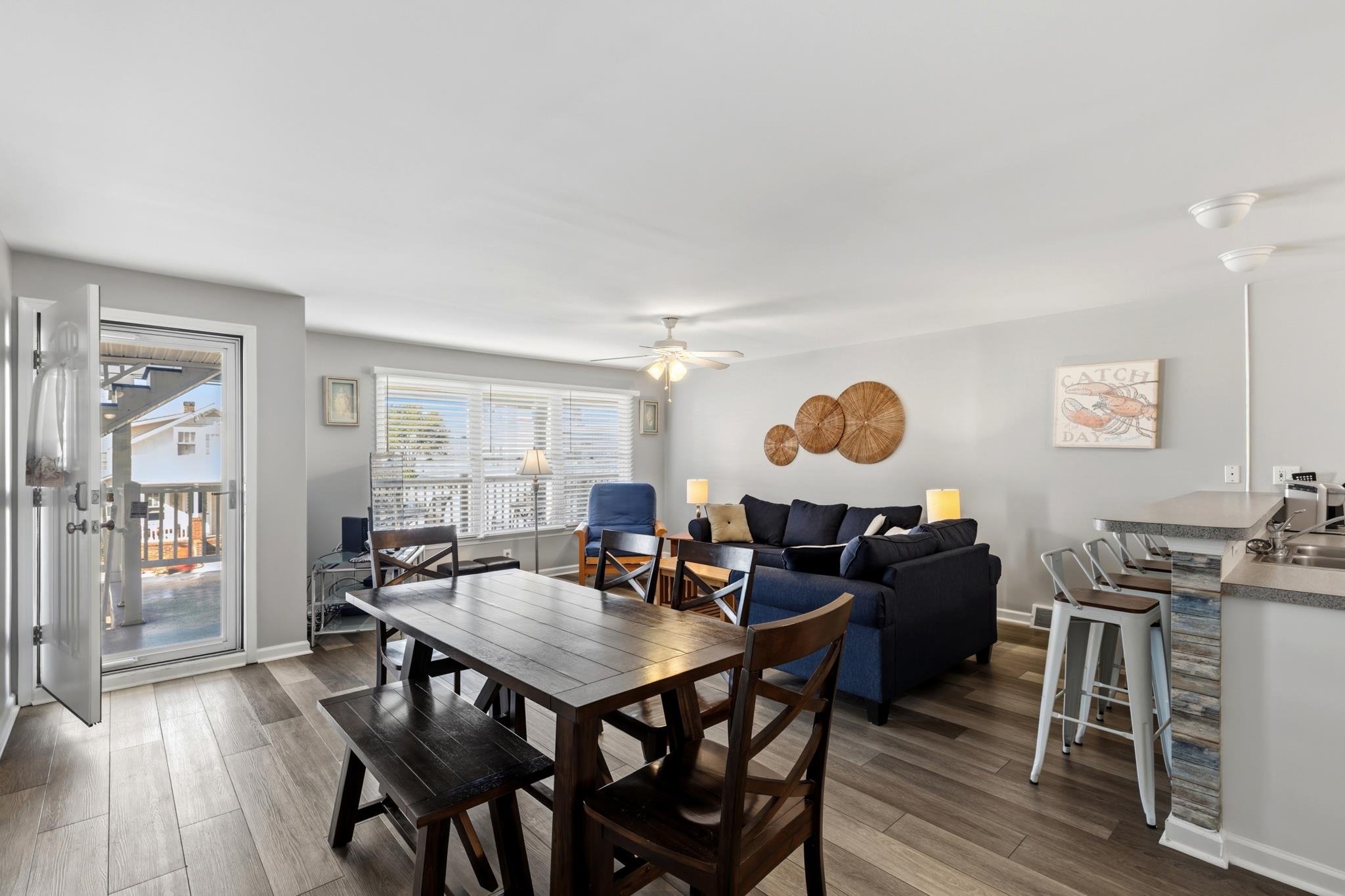 225 E Davis Avenue - Picture 9