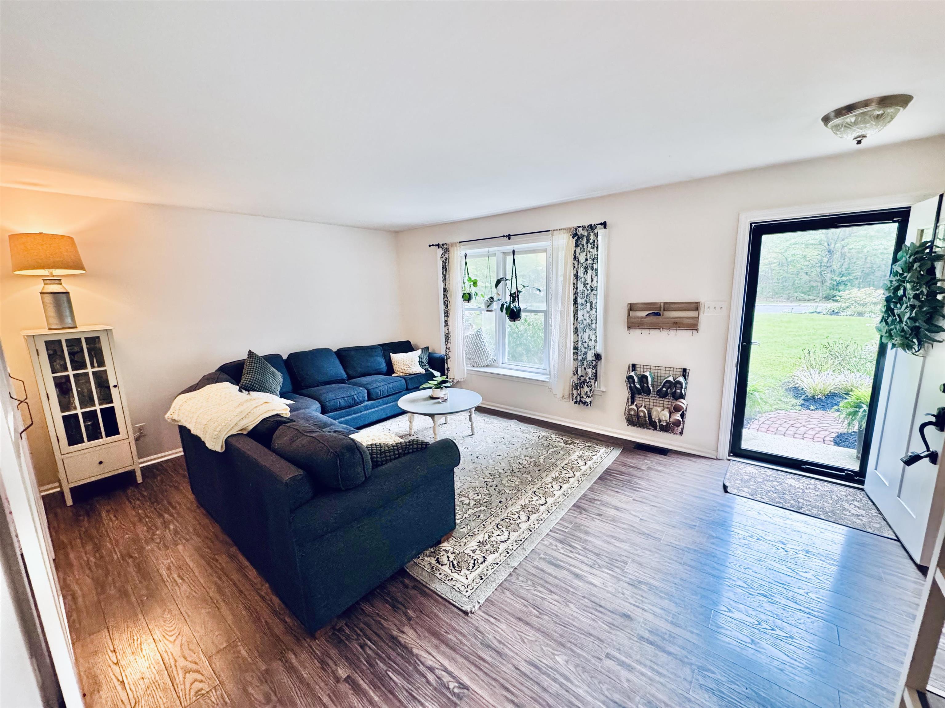 63 Somers Avenue - Picture 6