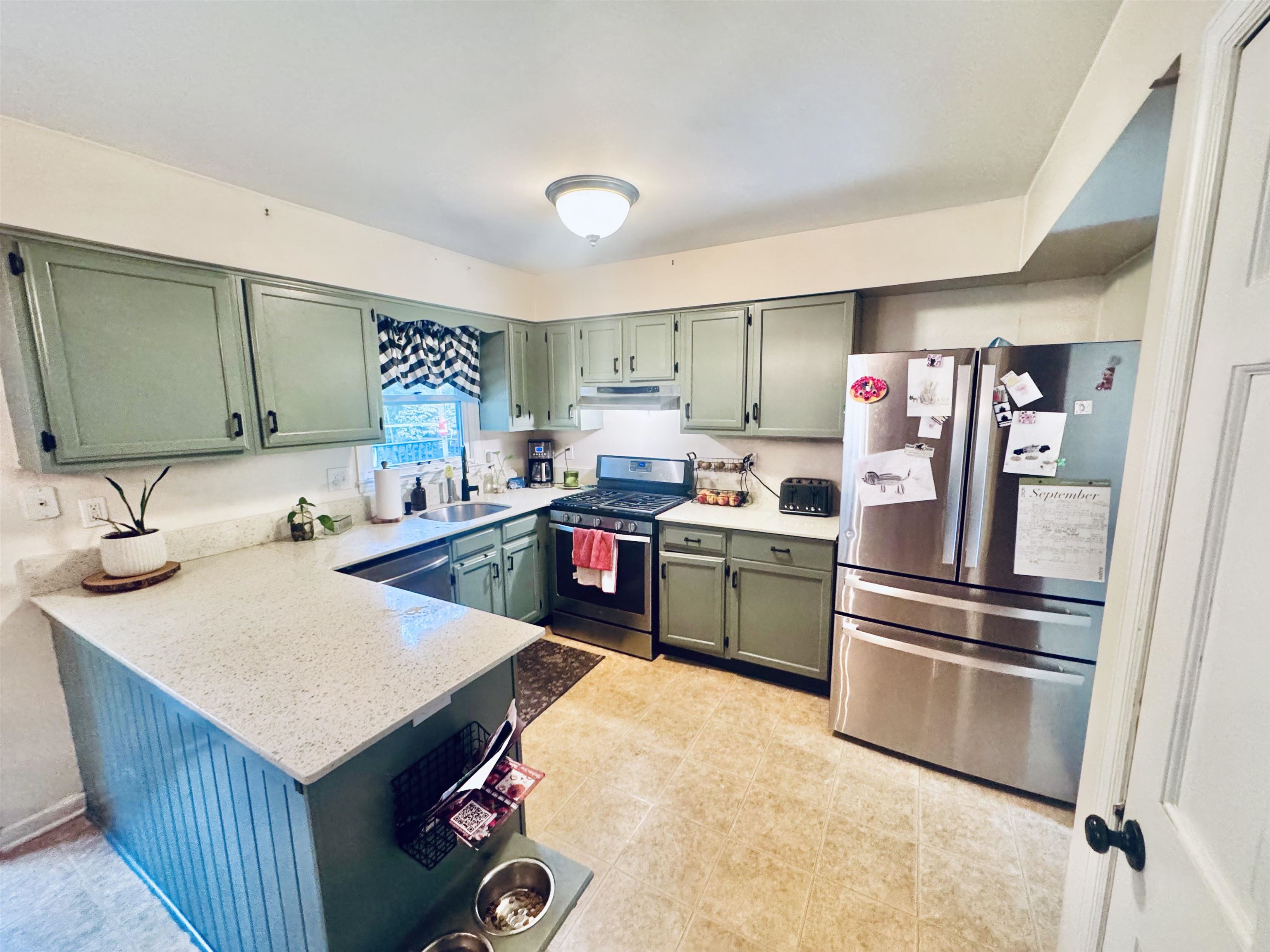 63 Somers Avenue - Picture 9