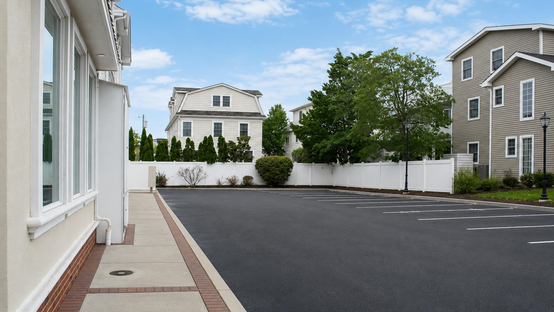 2023 Dune Drive - Picture 3