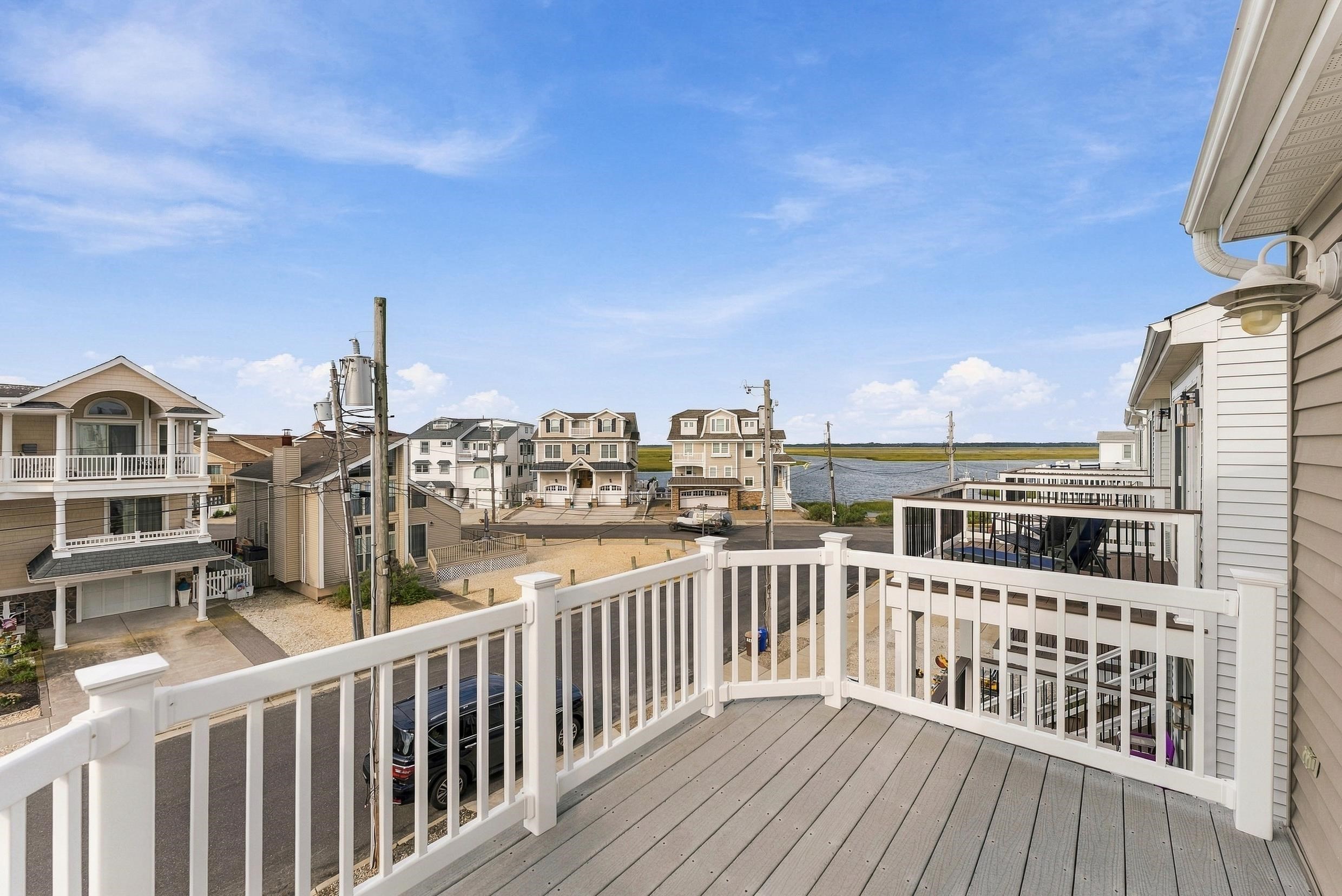 325 56th Street West unit - Picture 16