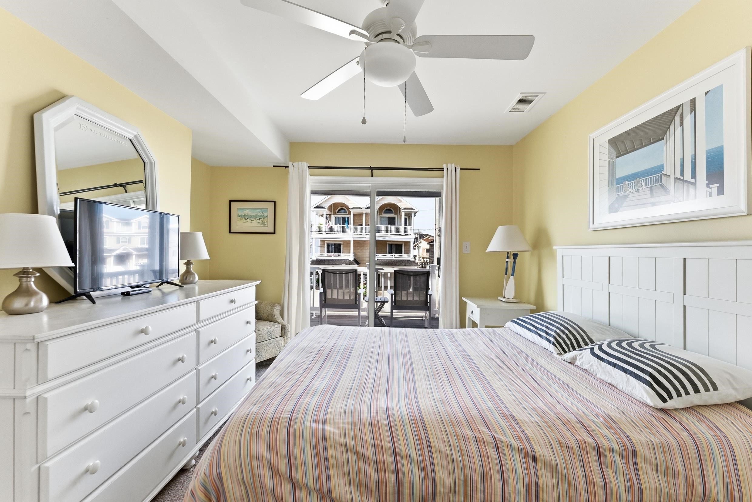 325 56th Street West unit - Picture 4