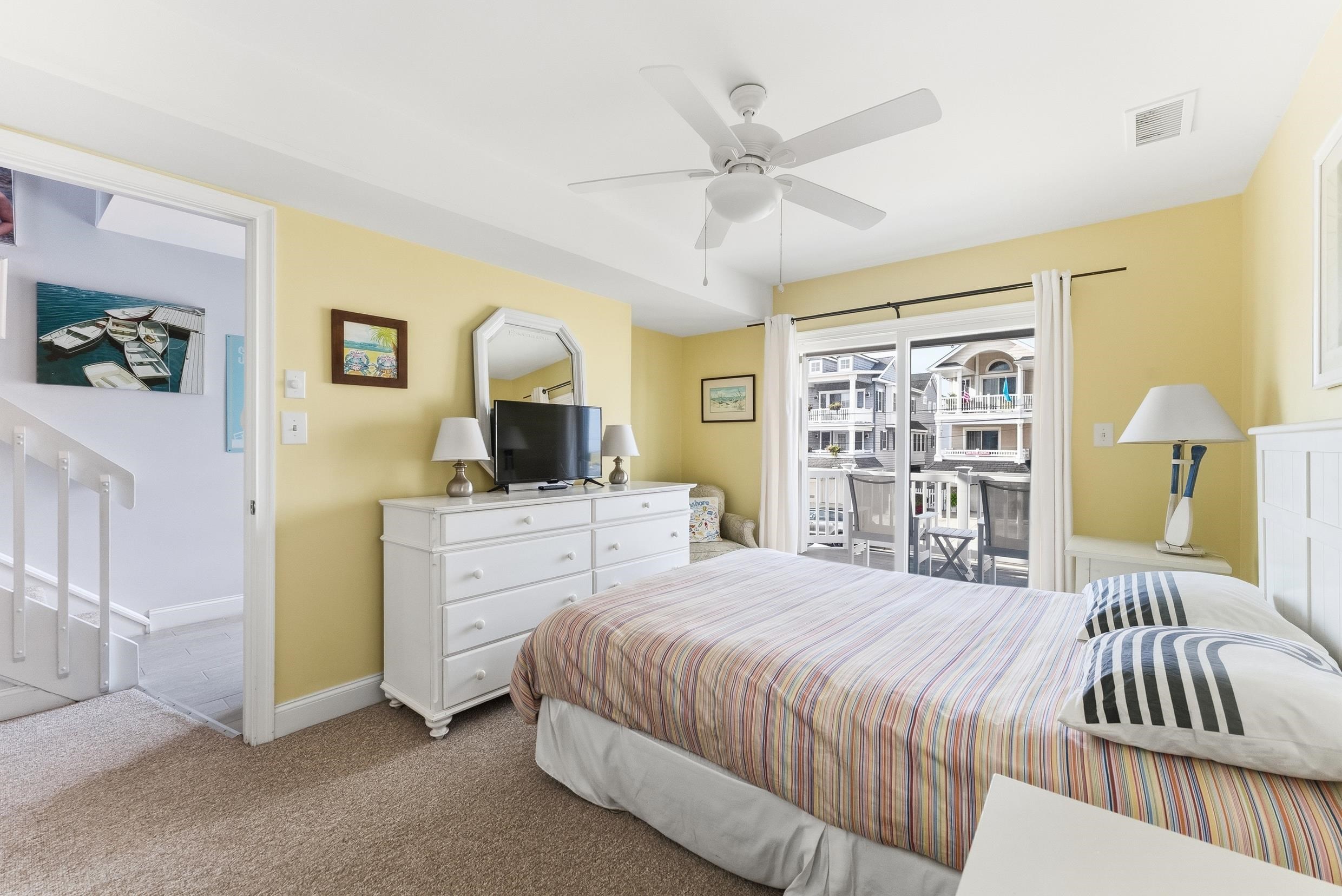 325 56th Street West unit - Picture 5