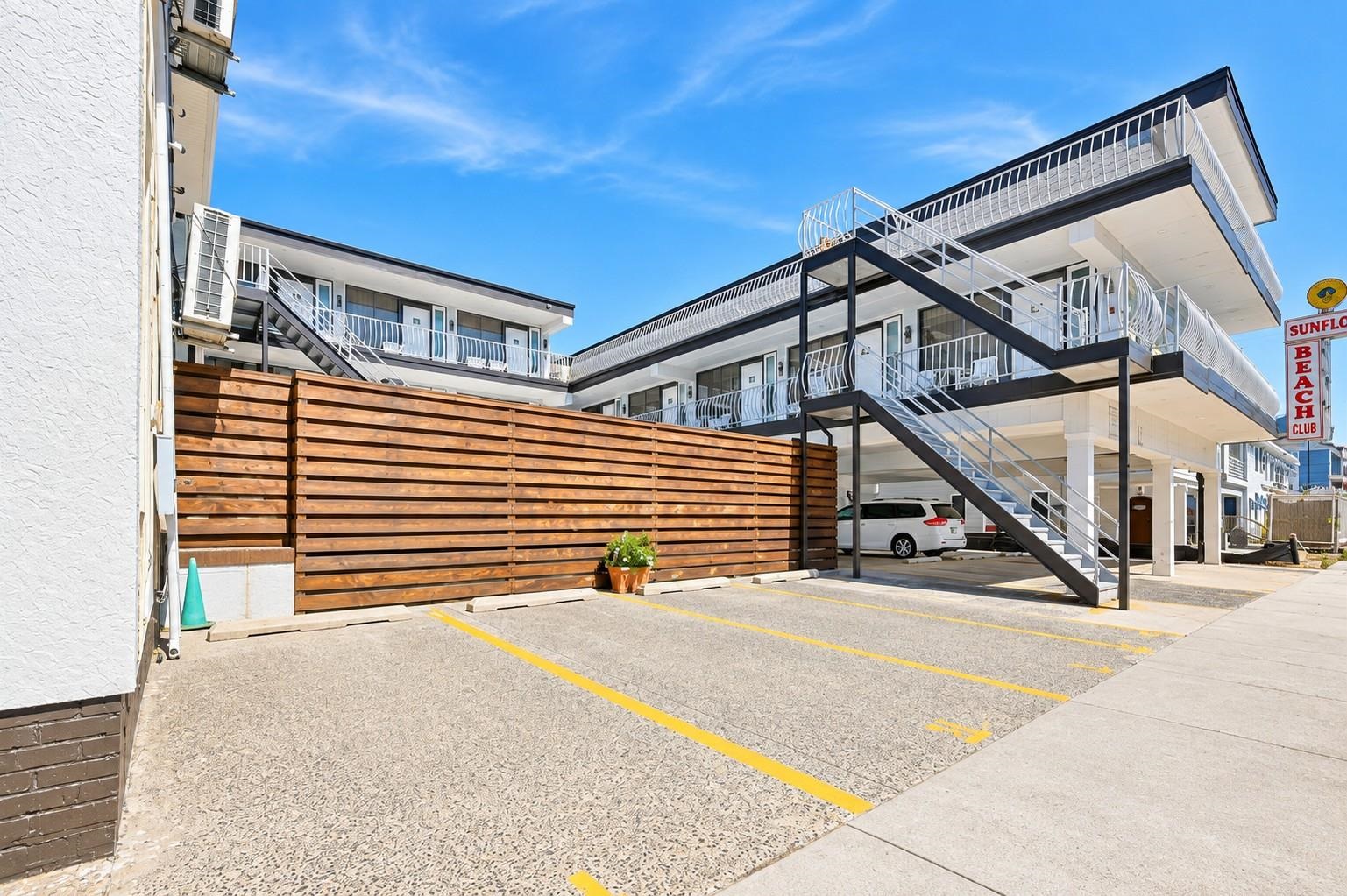 313 E Glenwood Avenue - Wildwood