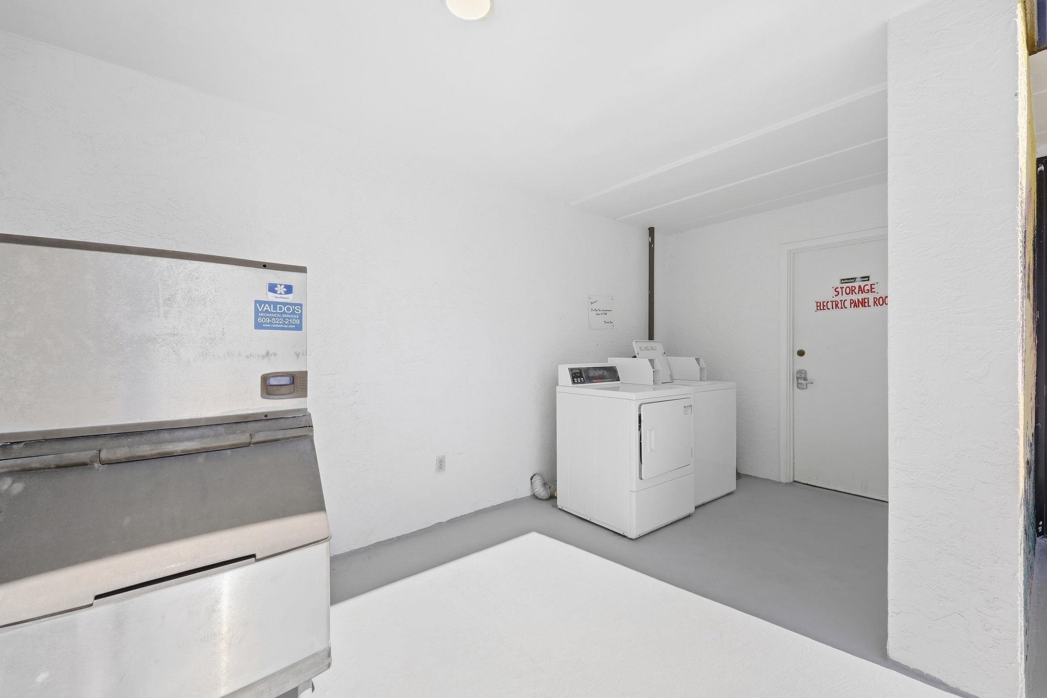 313 E Glenwood Avenue - Picture 19
