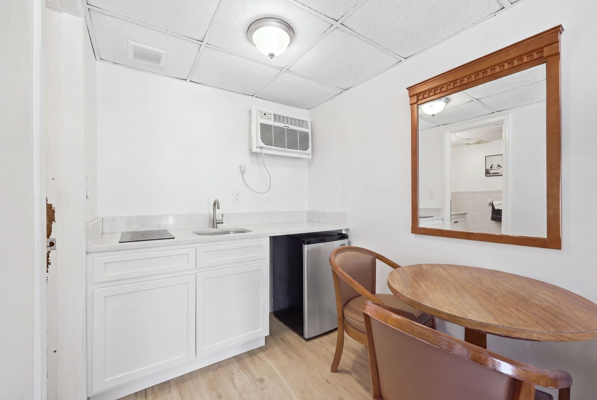 313 E Glenwood Avenue - Picture 7