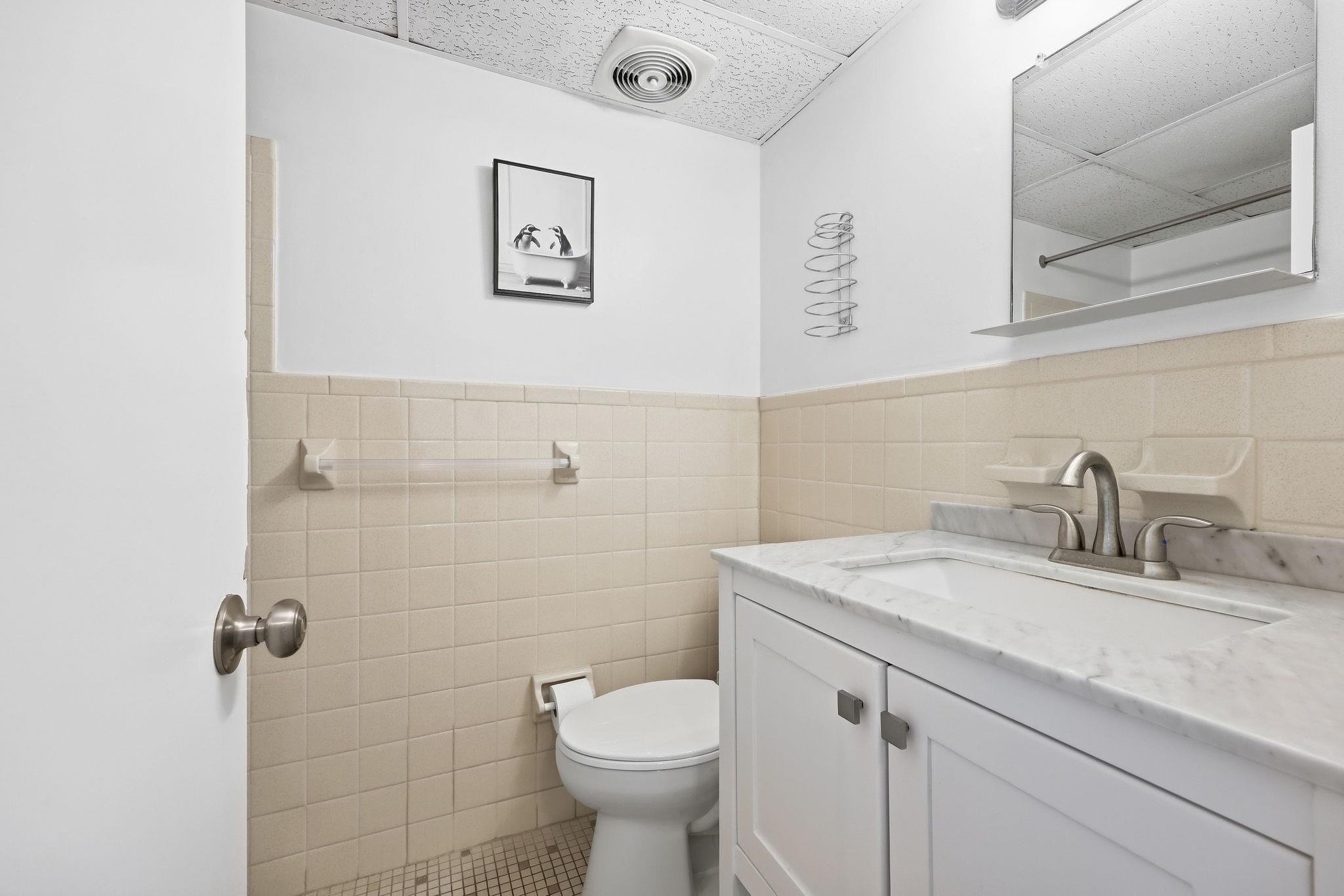 313 E Glenwood Avenue - Picture 9