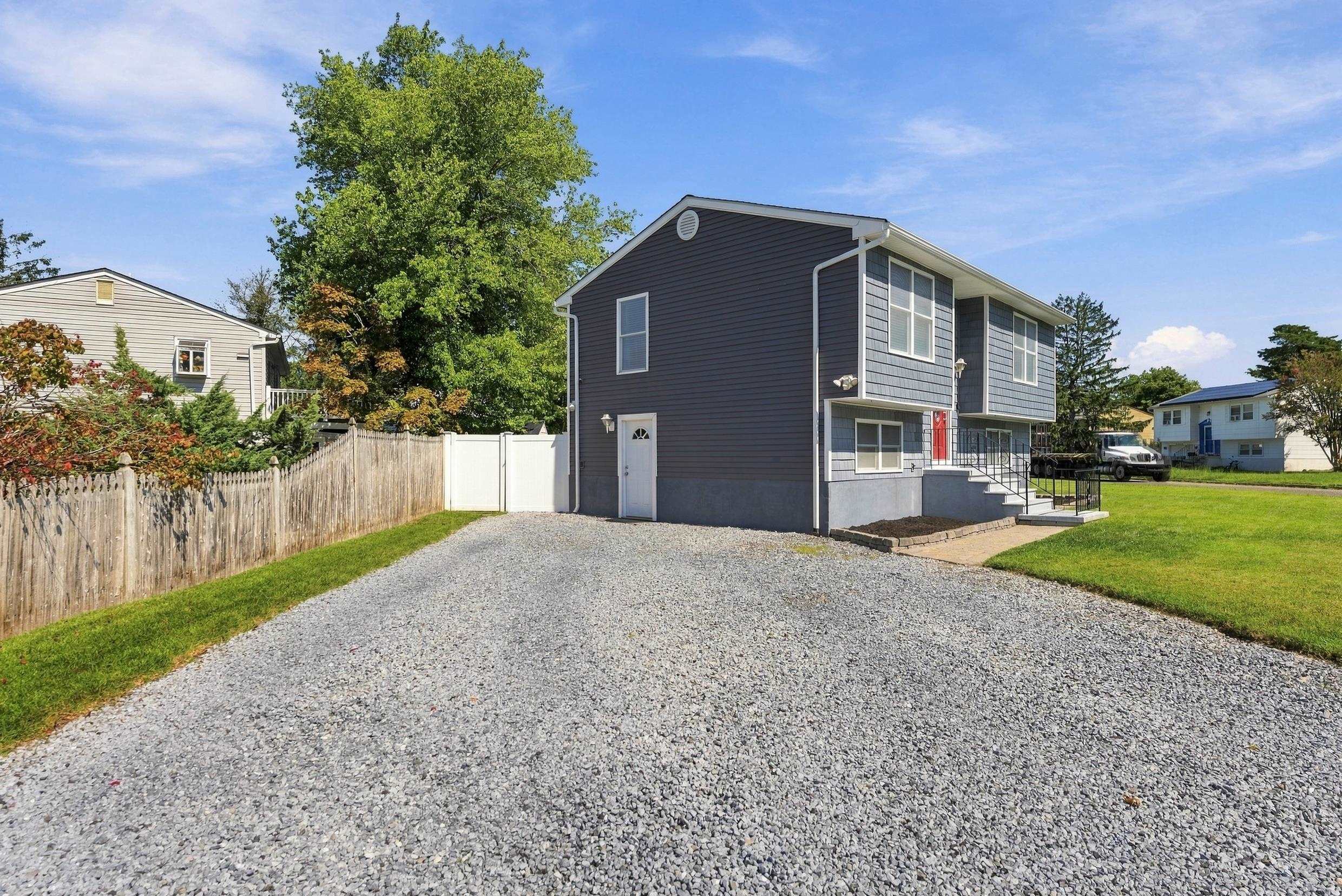105 Williams Street - Picture 2