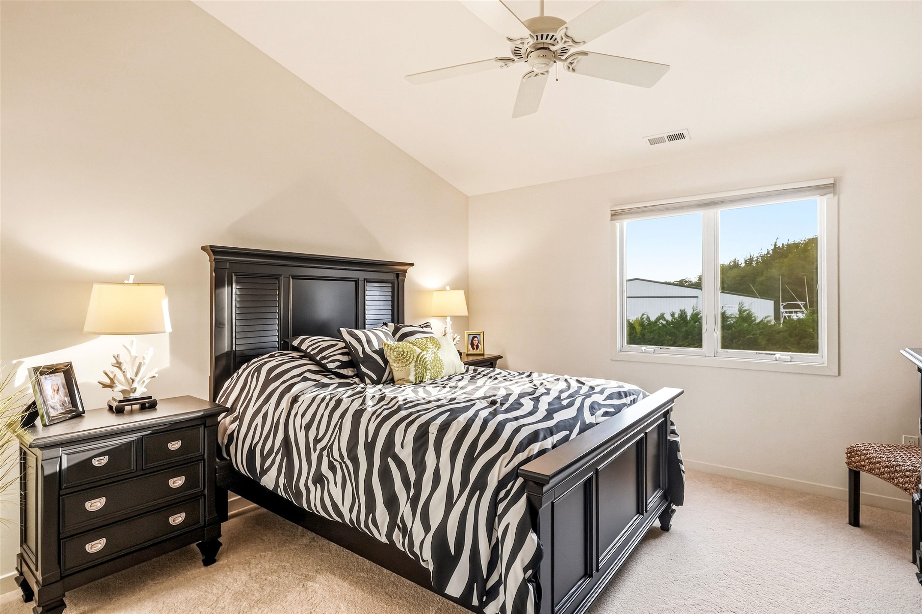 902 Ocean Drive - Picture 24