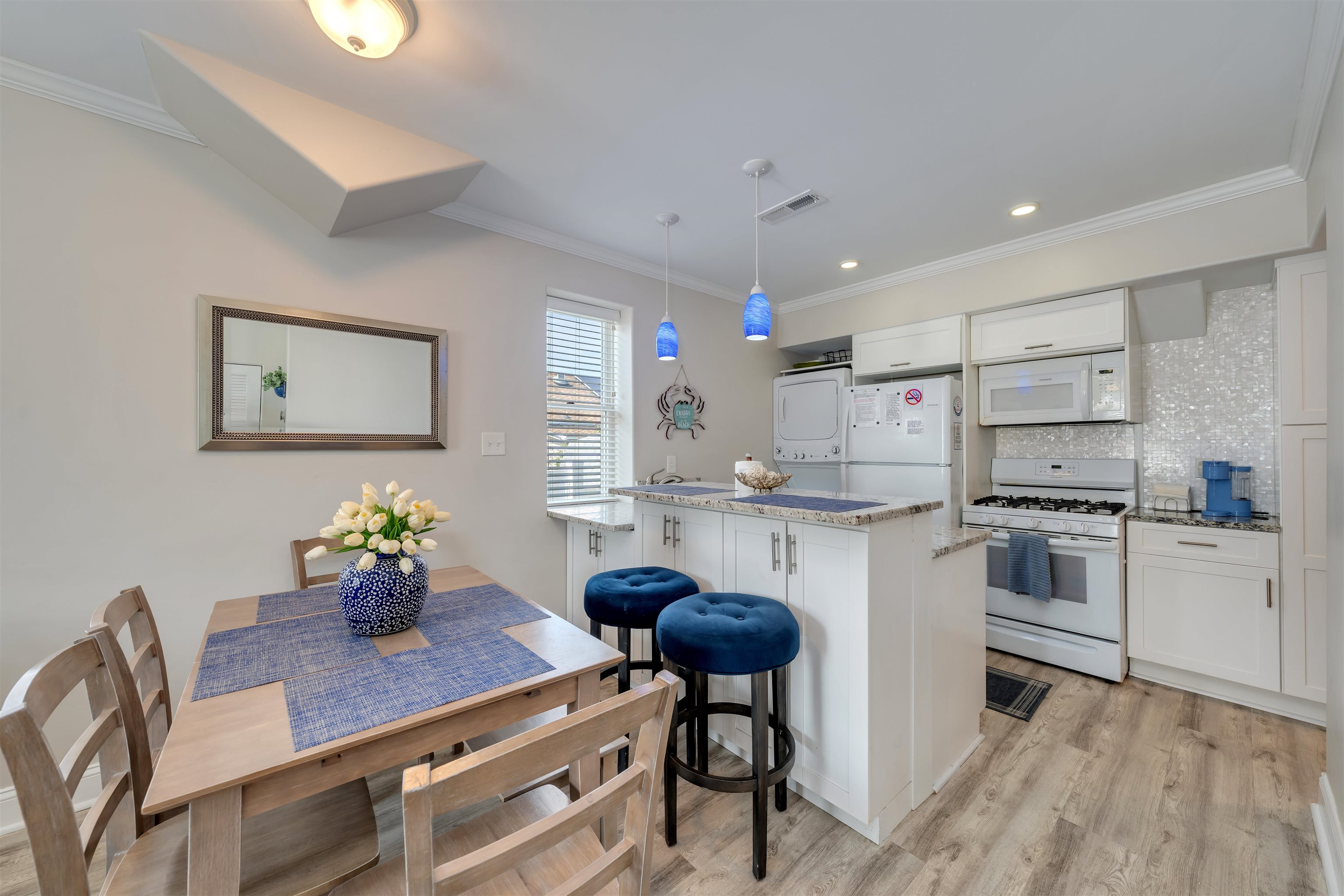 303 E Syracuse Road - Picture 11