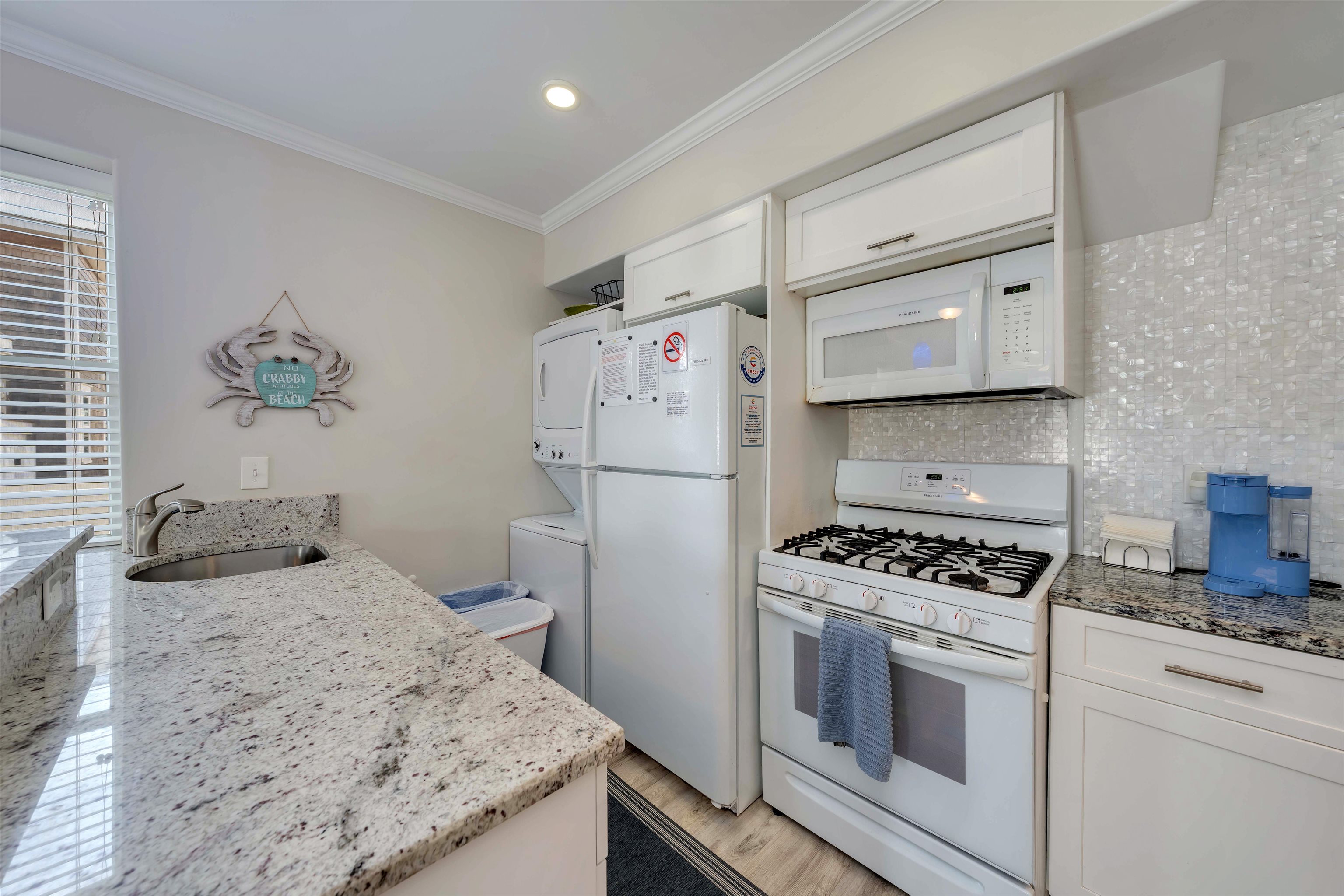 303 E Syracuse Road - Picture 14