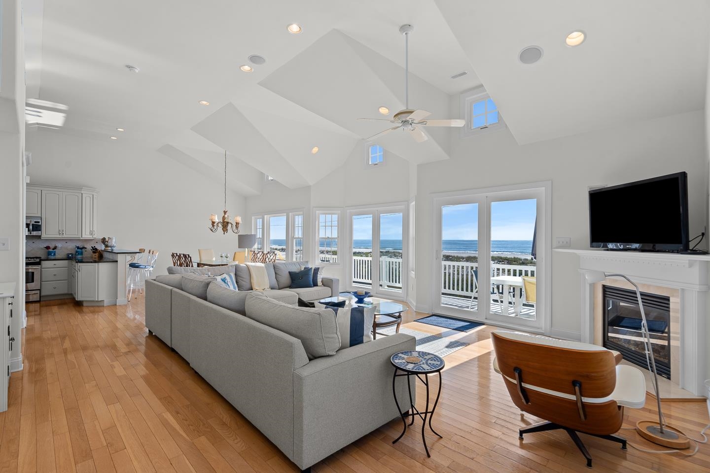 10 56th Street South