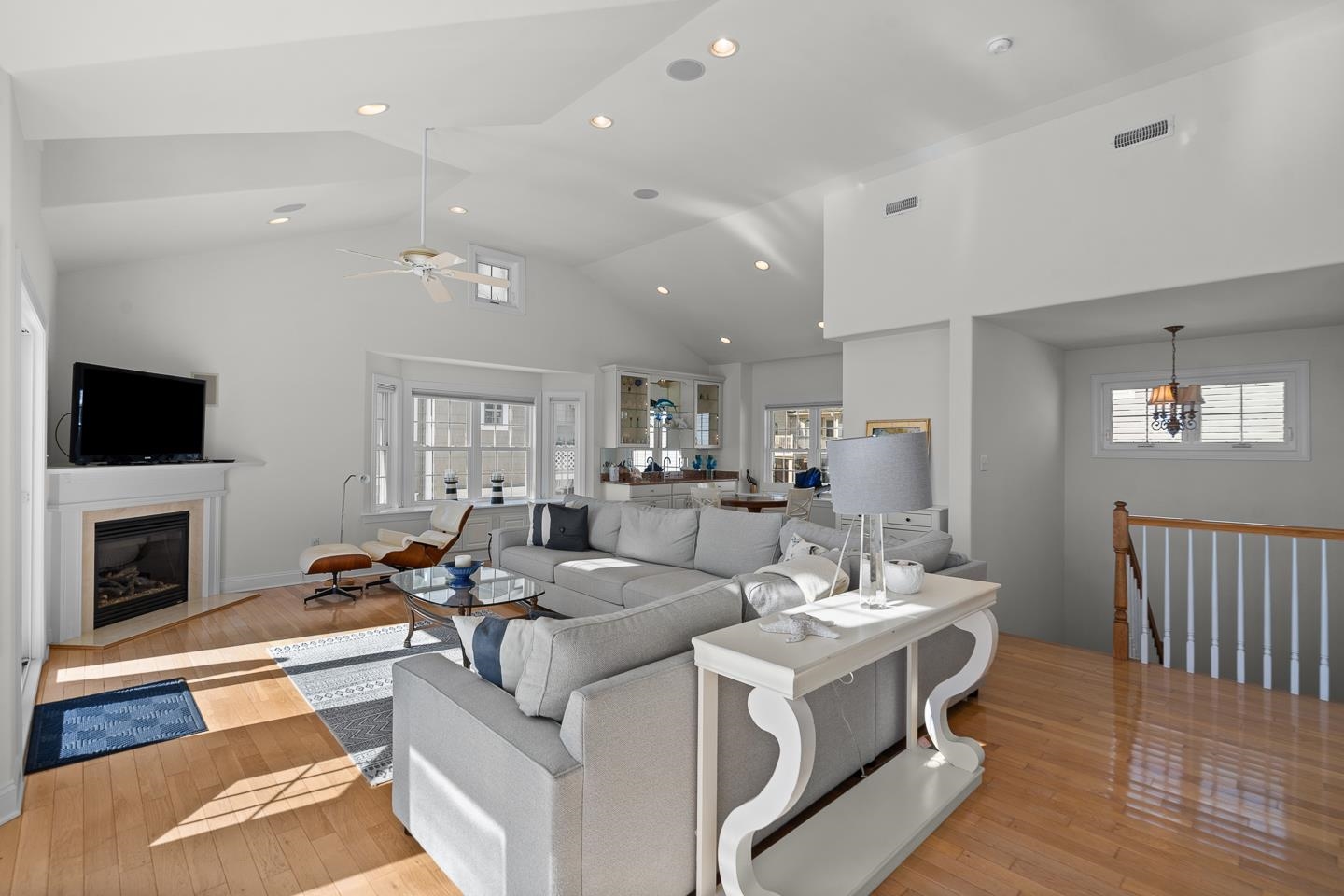 10 56th Street South