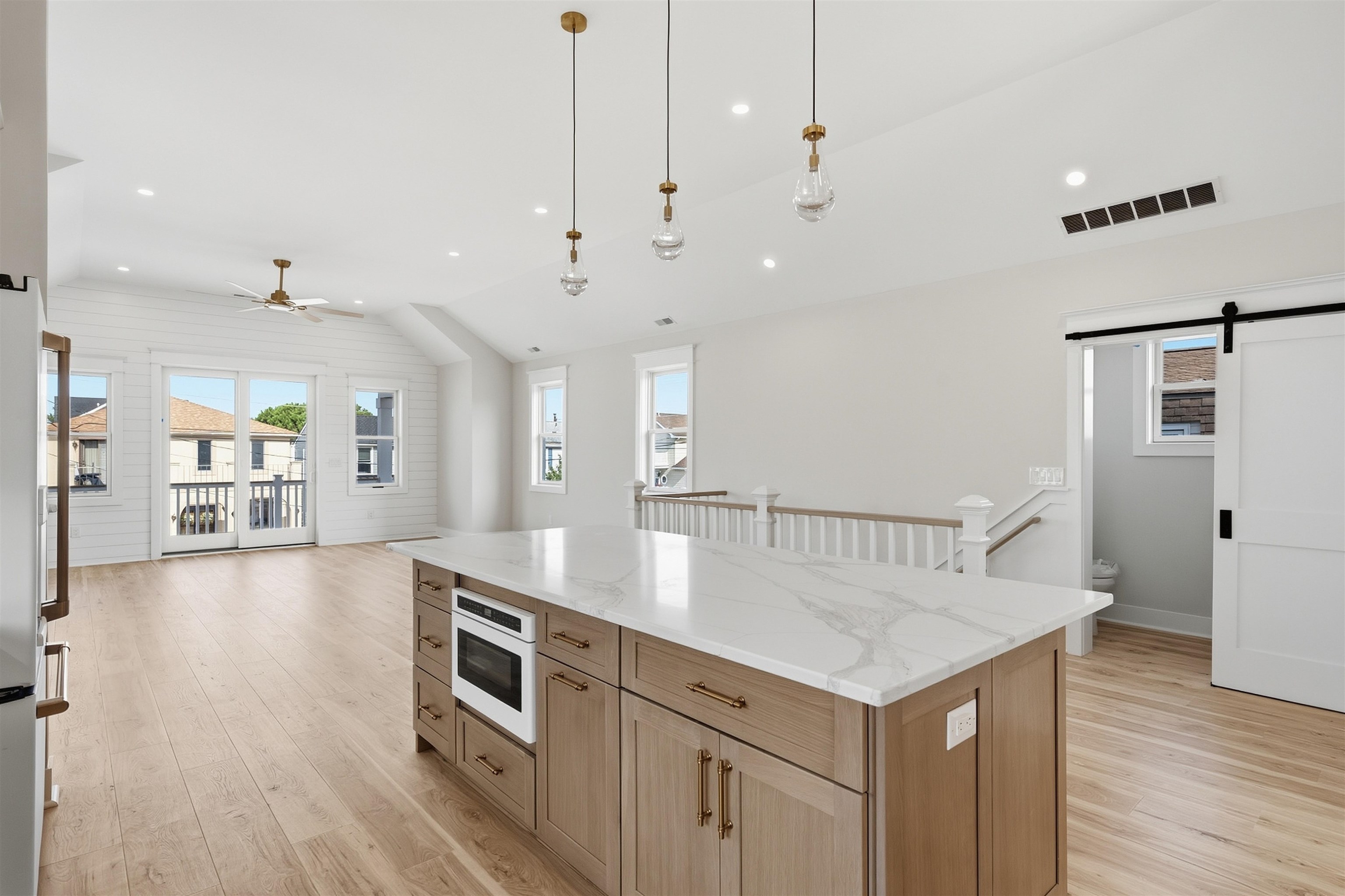 118 E Stanton - Picture 14