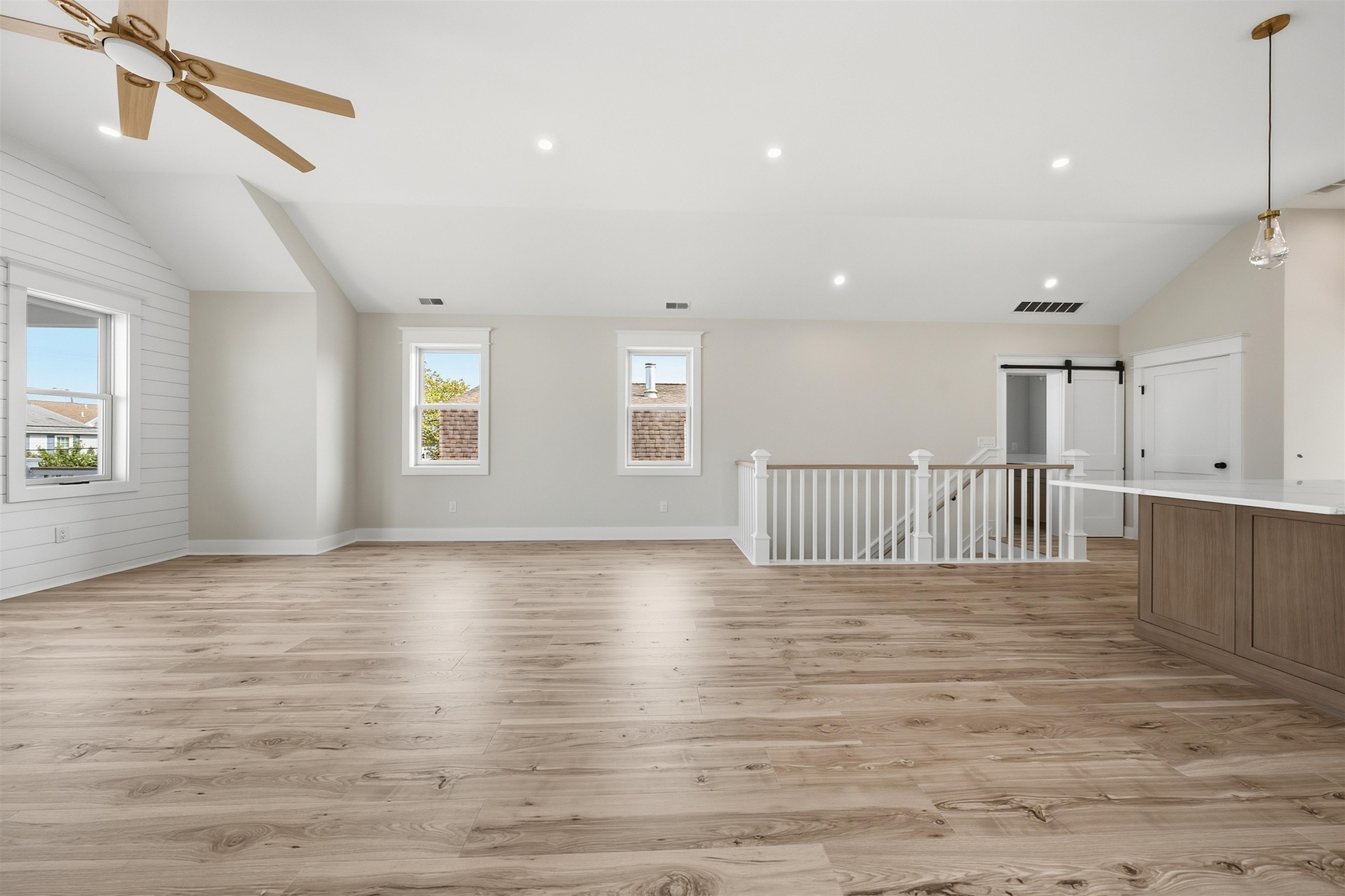 118 E Stanton - Picture 23