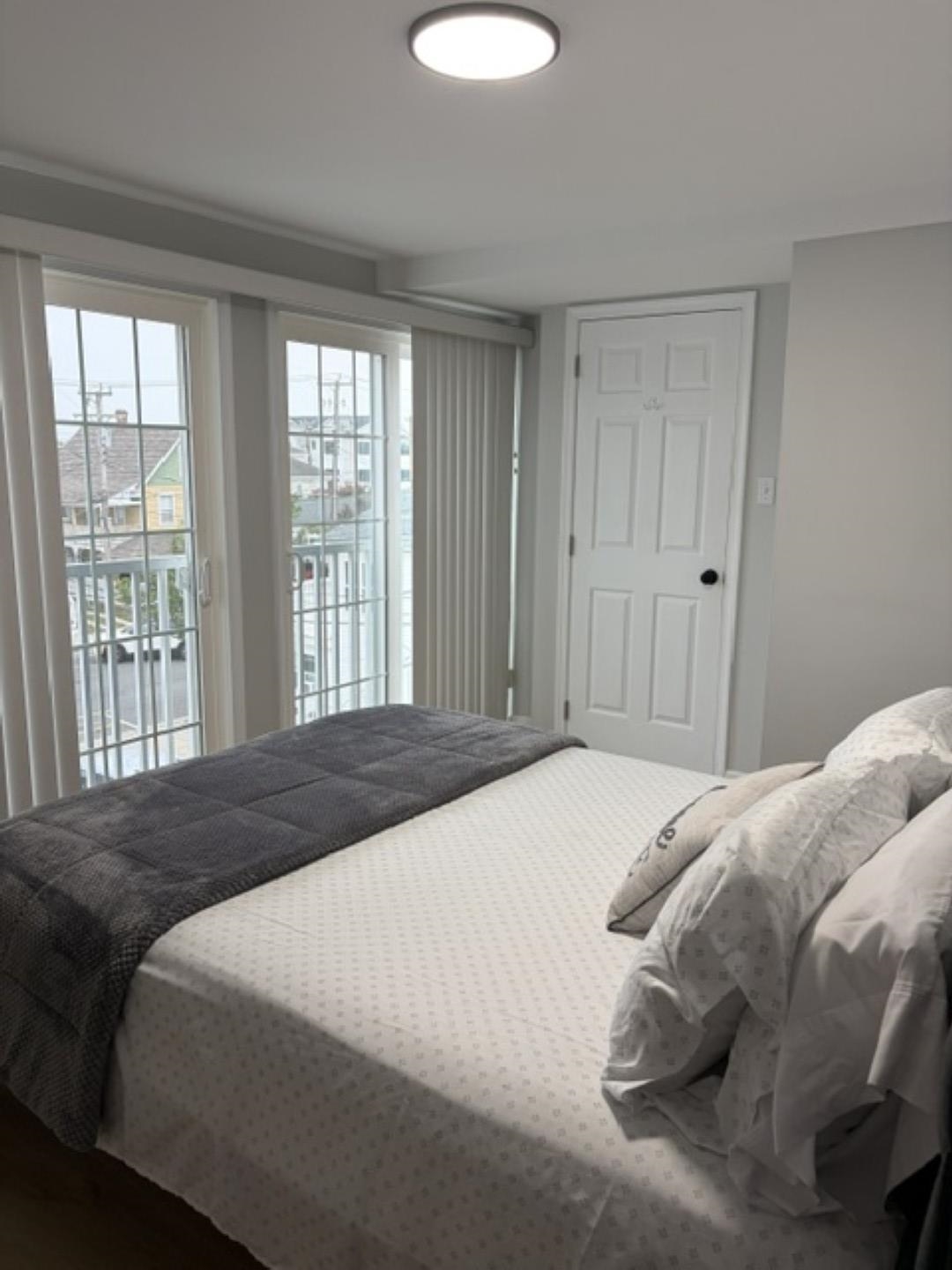 213 E Hand Avenue - Picture 15